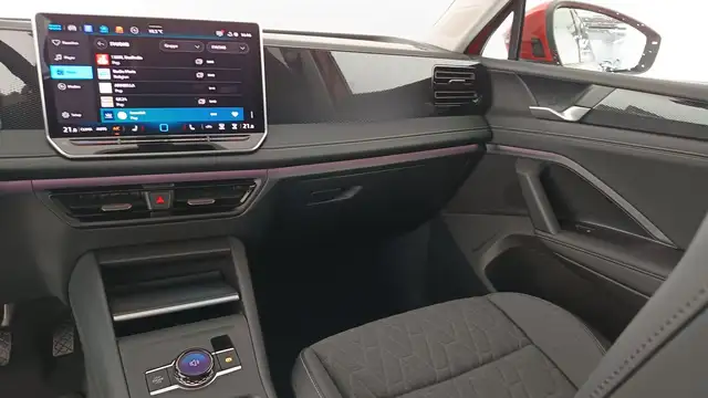 Volkswagen Tiguan view 13