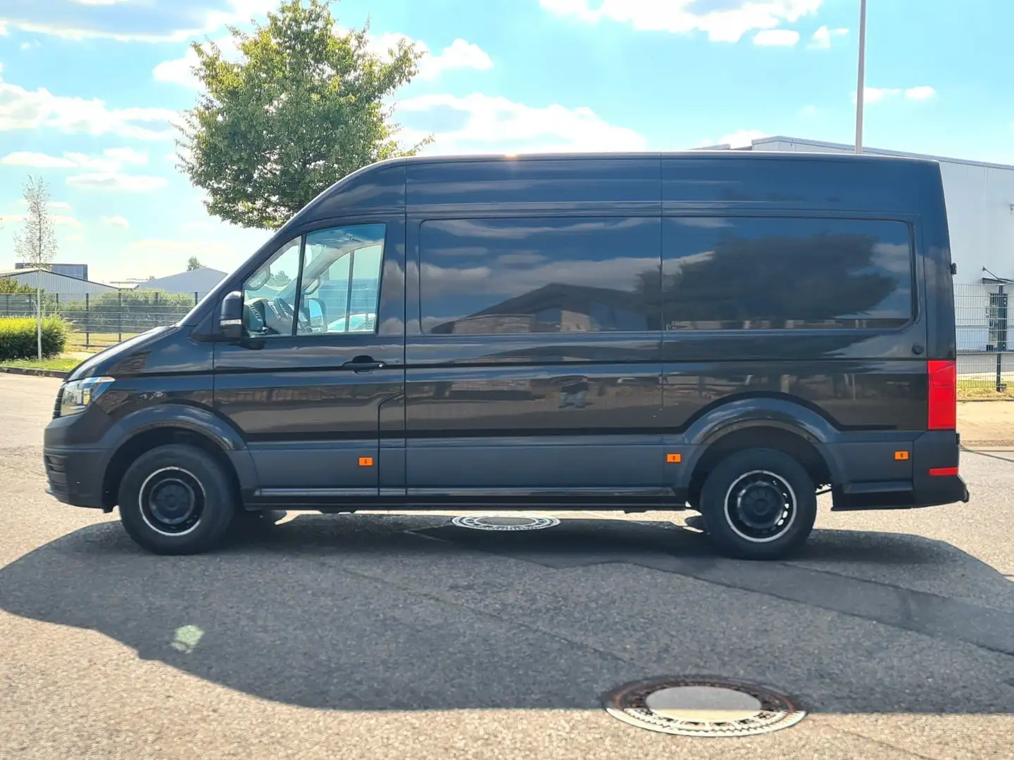 Volkswagen Crafter Kasten Kasten 30 mittellang Hochdach FWD Braun - 2