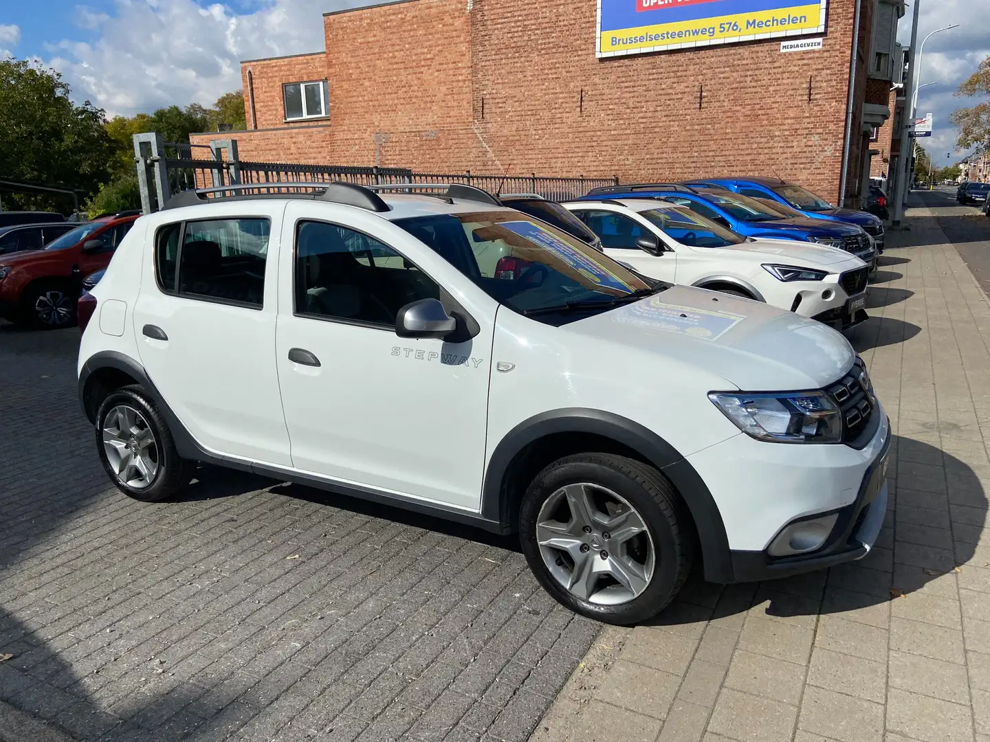 Dacia Sandero Stepway SCe AIRCO NAVI APPLE CARPLAY Wit - 2