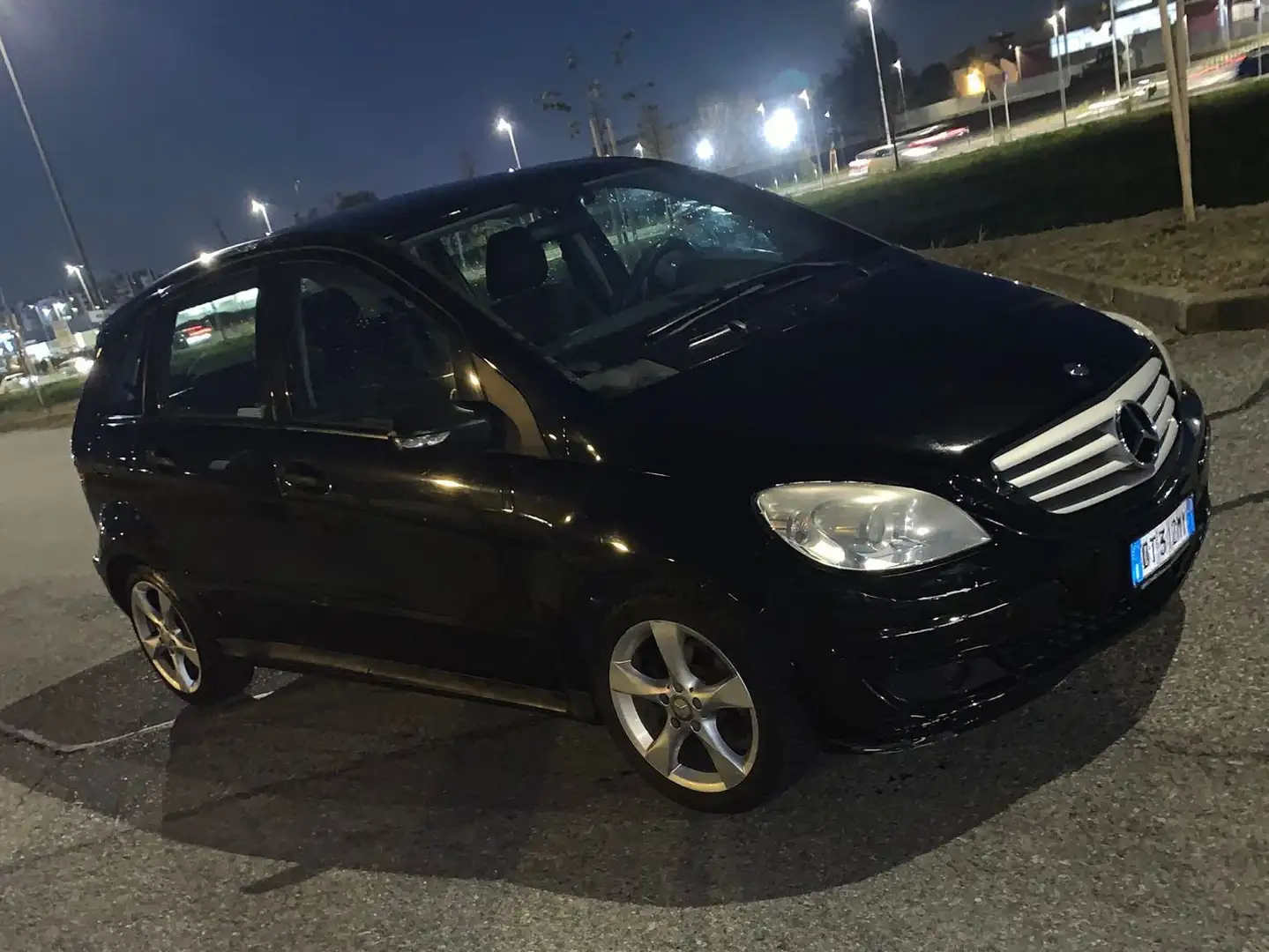 Mercedes-Benz 180 Classe b 180 cdi sport Černá - 1