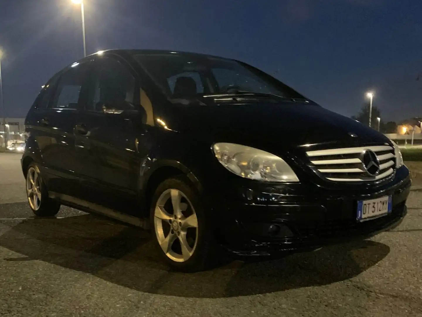 Mercedes-Benz 180 Classe b 180 cdi sport Černá - 2