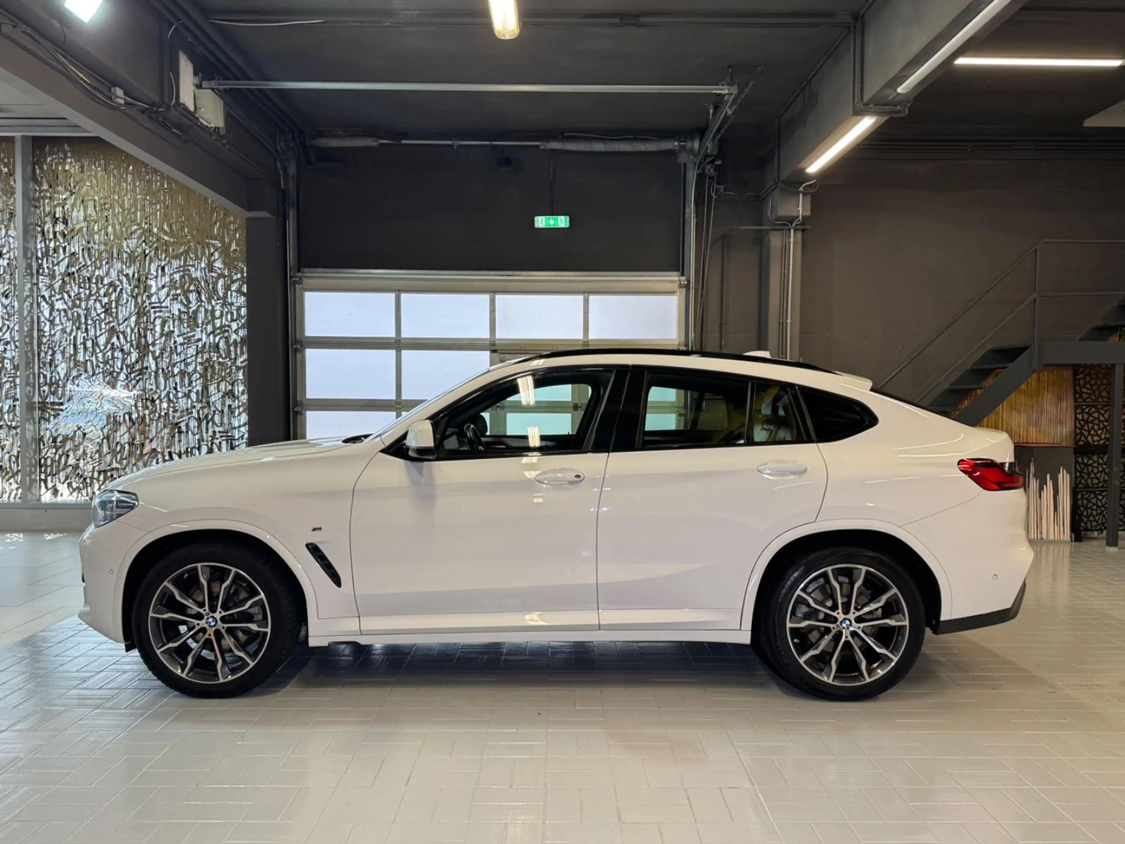 BMW X4 xDrive 20i M Sport Aut. LED~HEADUP~KAMERA~ — photo 4