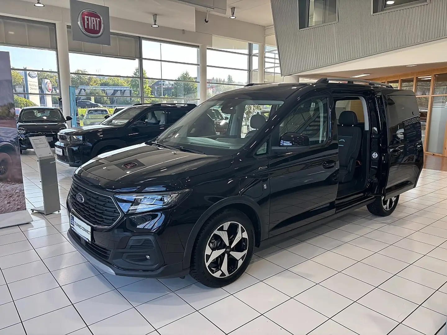 Ford Grand Tourneo Connect 1,5 EcoBoost PHEV L2 Active Noir - 1