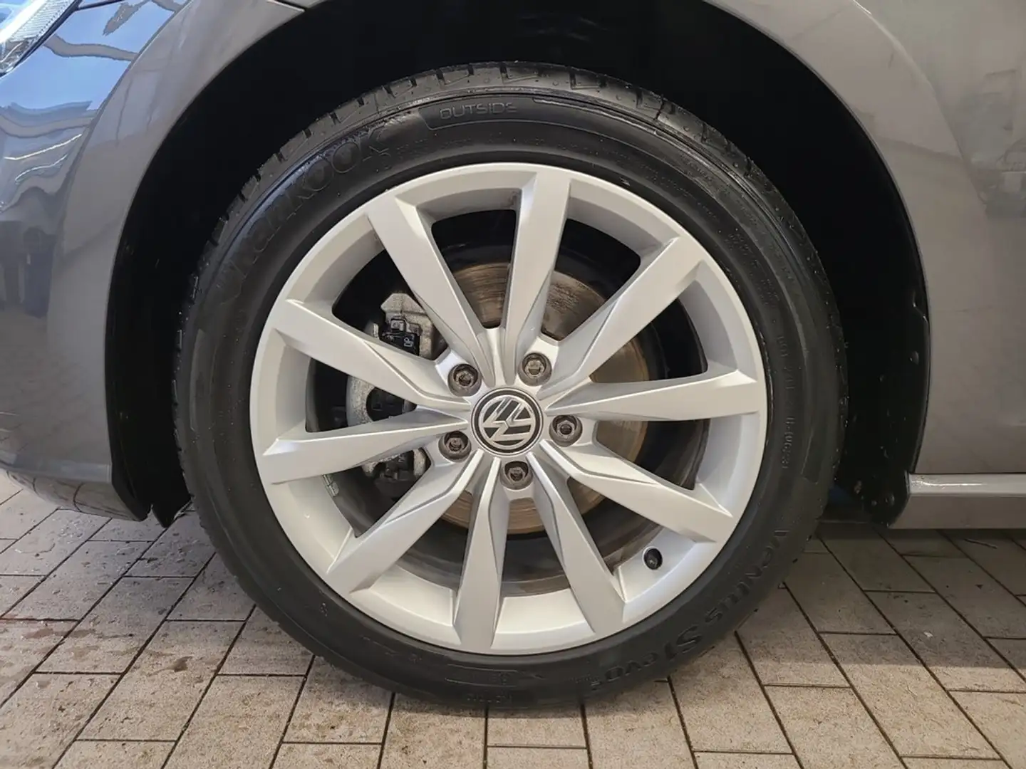 Volkswagen Golf VII 1.5 TSI DSG Highline +AHK+PANO+SHZ+ACC+ Gris - 2