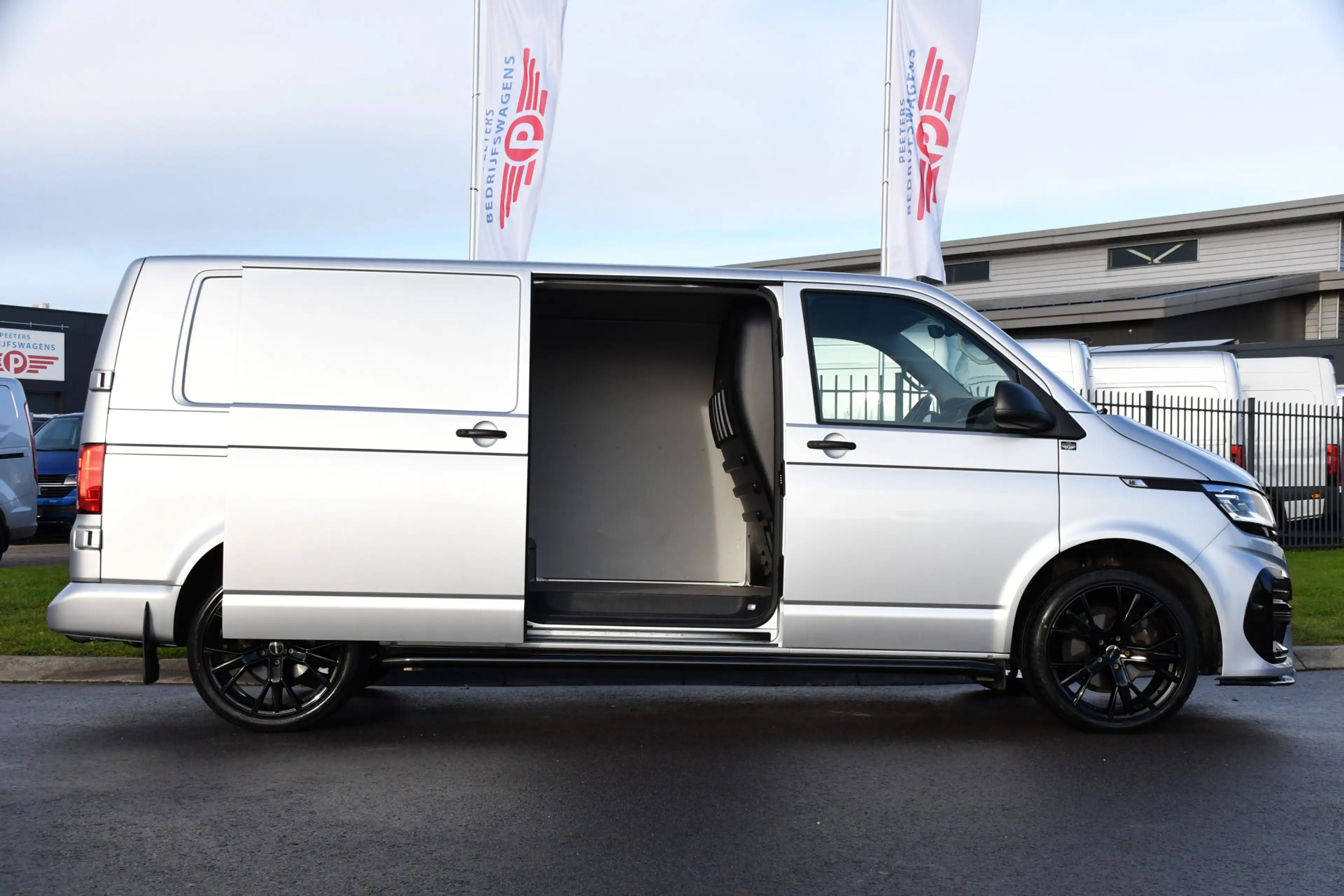 Volkswagen T6.1 Transporter 2.0 TDI L2H1 ABT Edition Carplay, Stoelverwarming, — photo 11