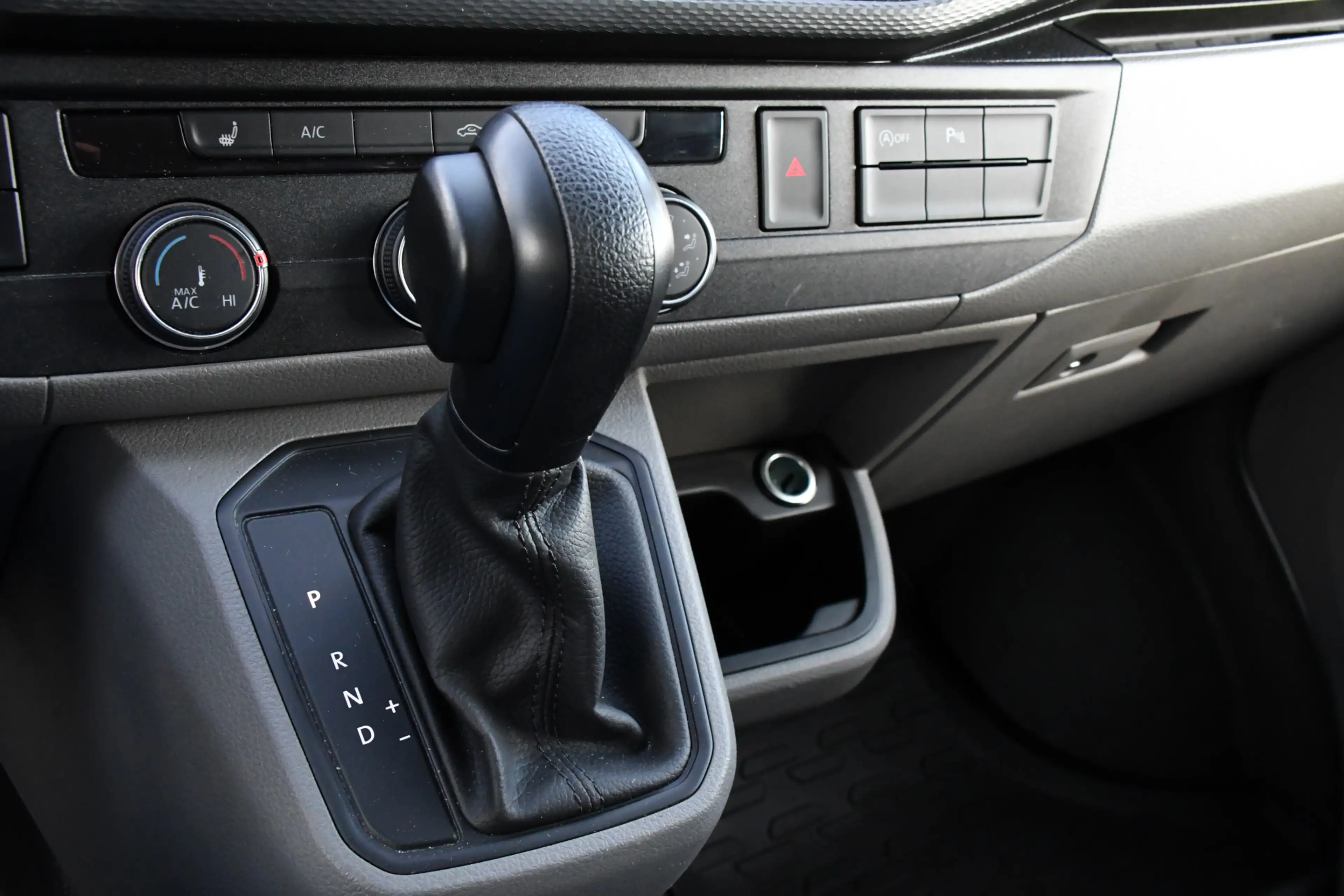 Volkswagen T6.1 Transporter 2.0 TDI L2H1 ABT Edition Carplay, Stoelverwarming, — photo 18