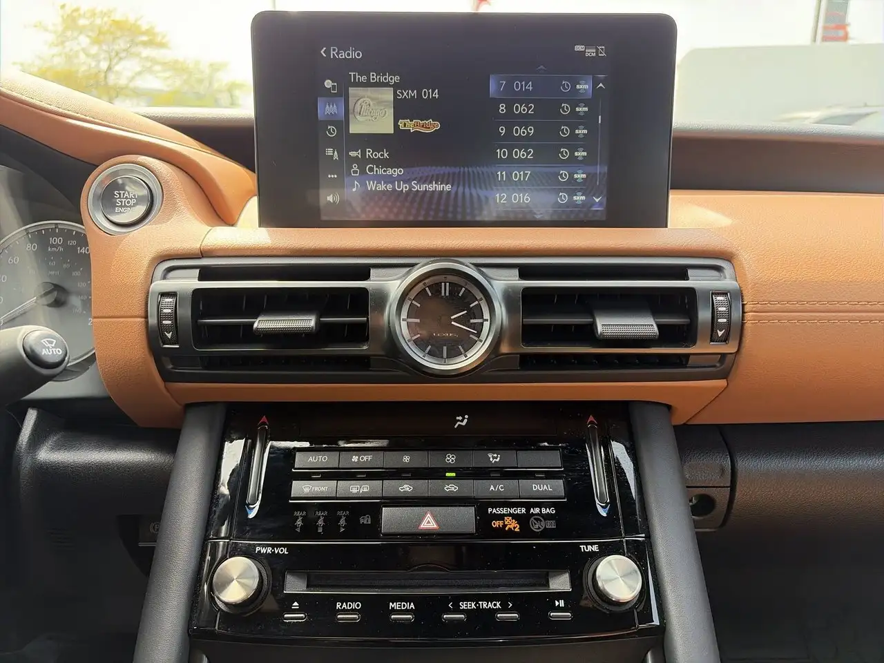 Lexus IS снимка Lexus IS