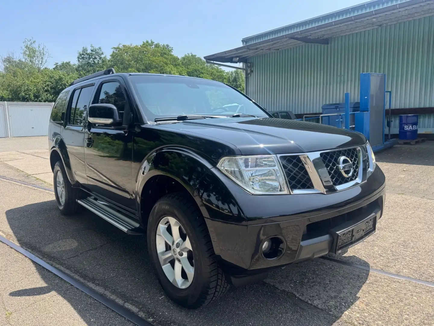 Nissan Pathfinder 2.5 dCi *Automatik*7-Sitzer*R.Kamera* Zwart - 1