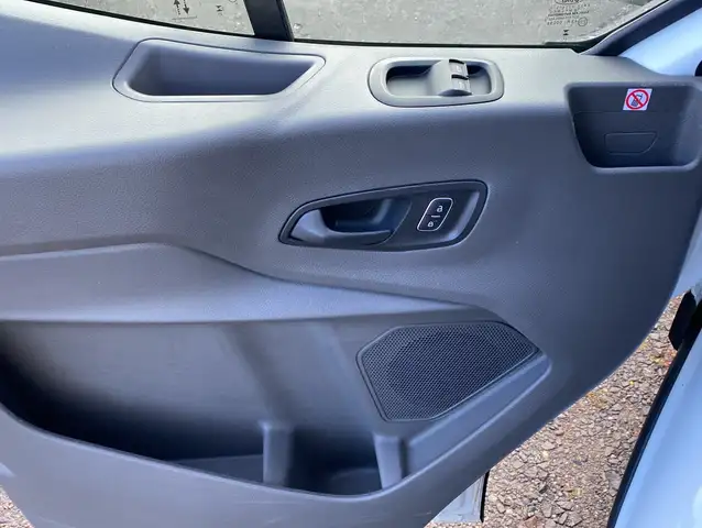 Ford Transit view 6