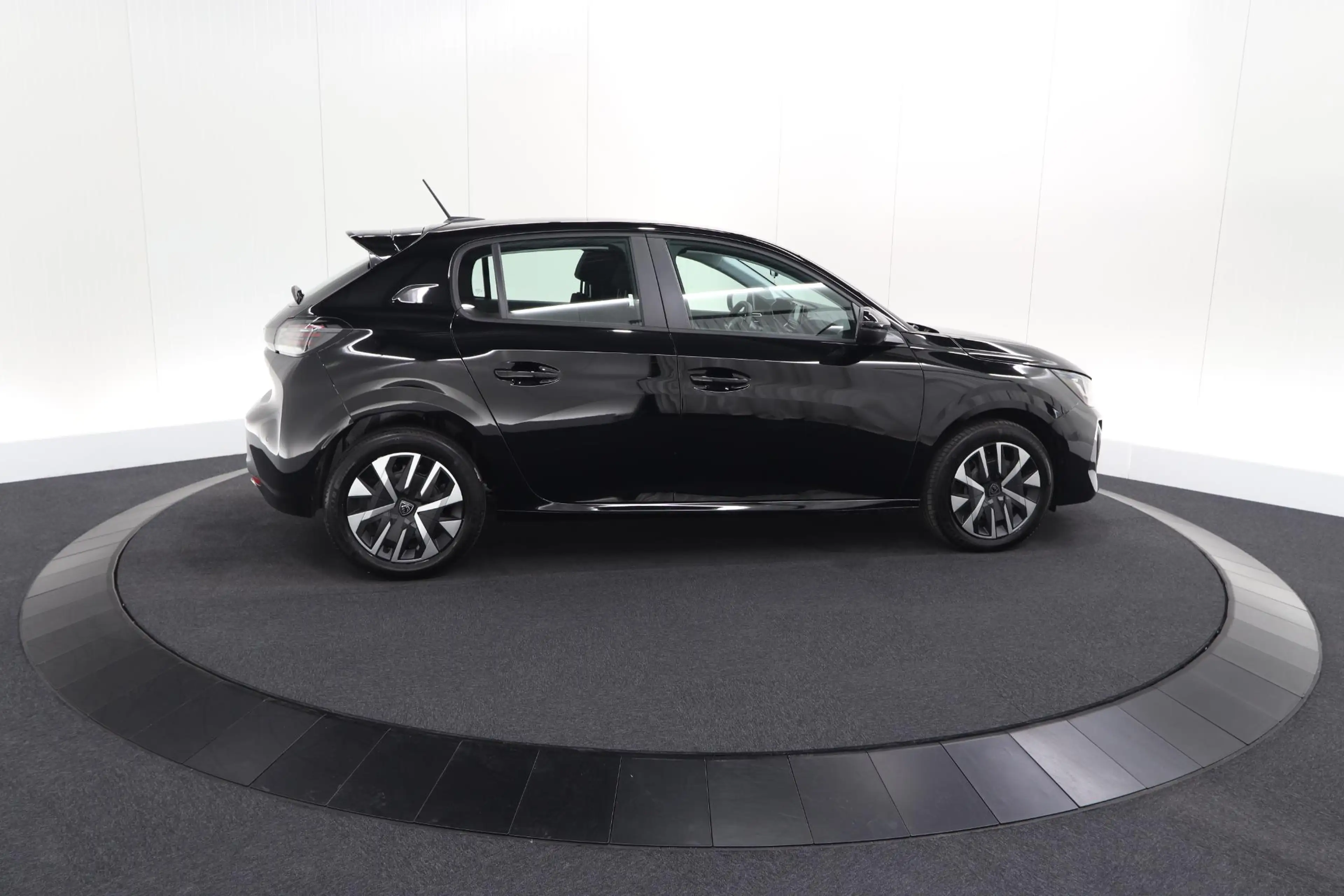 Peugeot 208 1.2 Hybrid 110 e-DCS6 Business | Direct Leverbaar — photo 4