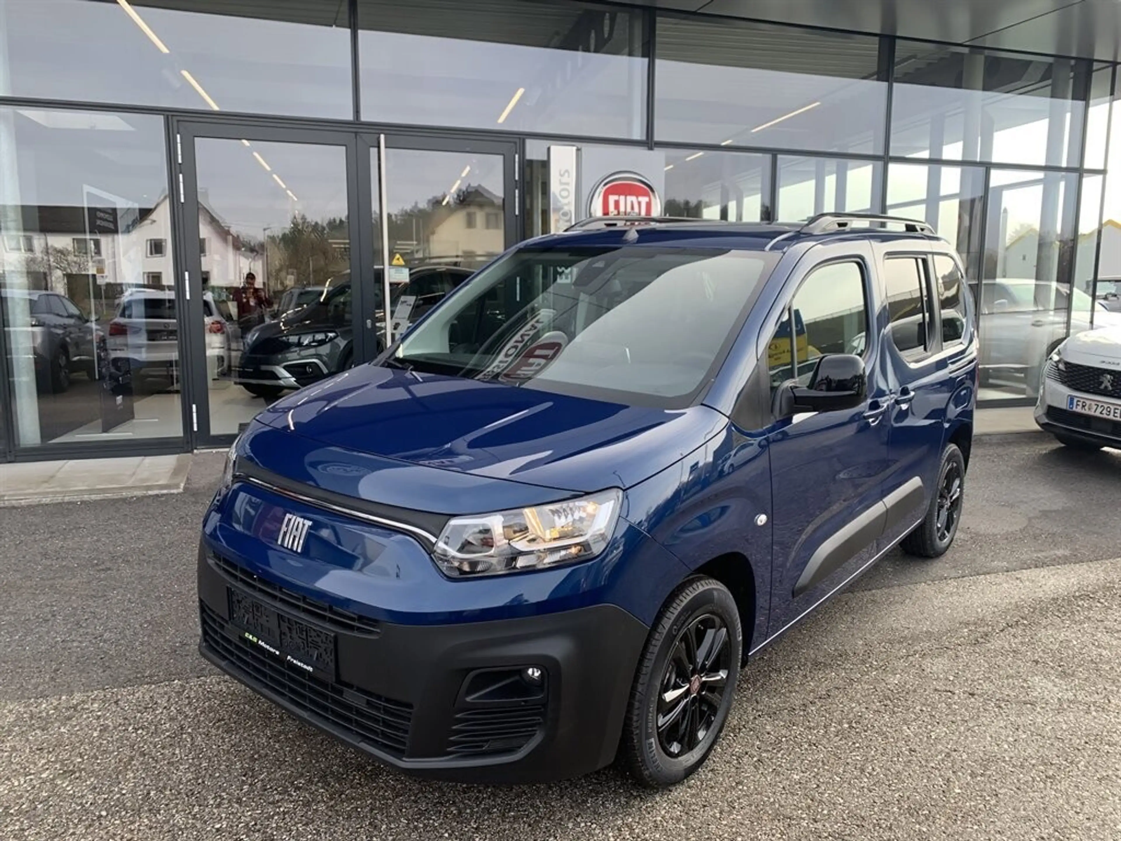 Fiat E-Doblo E-DOBLO 50KWH 100KW