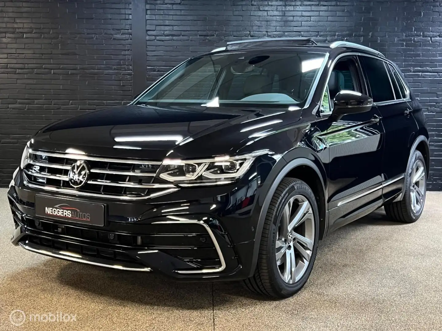 Volkswagen Tiguan 1.4 TSI eHybrid 245pk R-Line Business Schwarz - 1