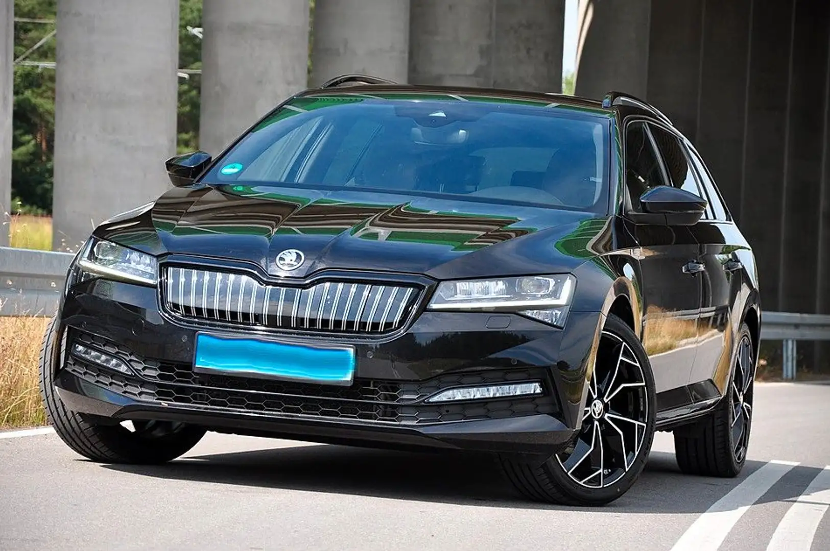 Skoda Superb Combi Sportline iV ACC RFK FPK Navi STH Negru - 2