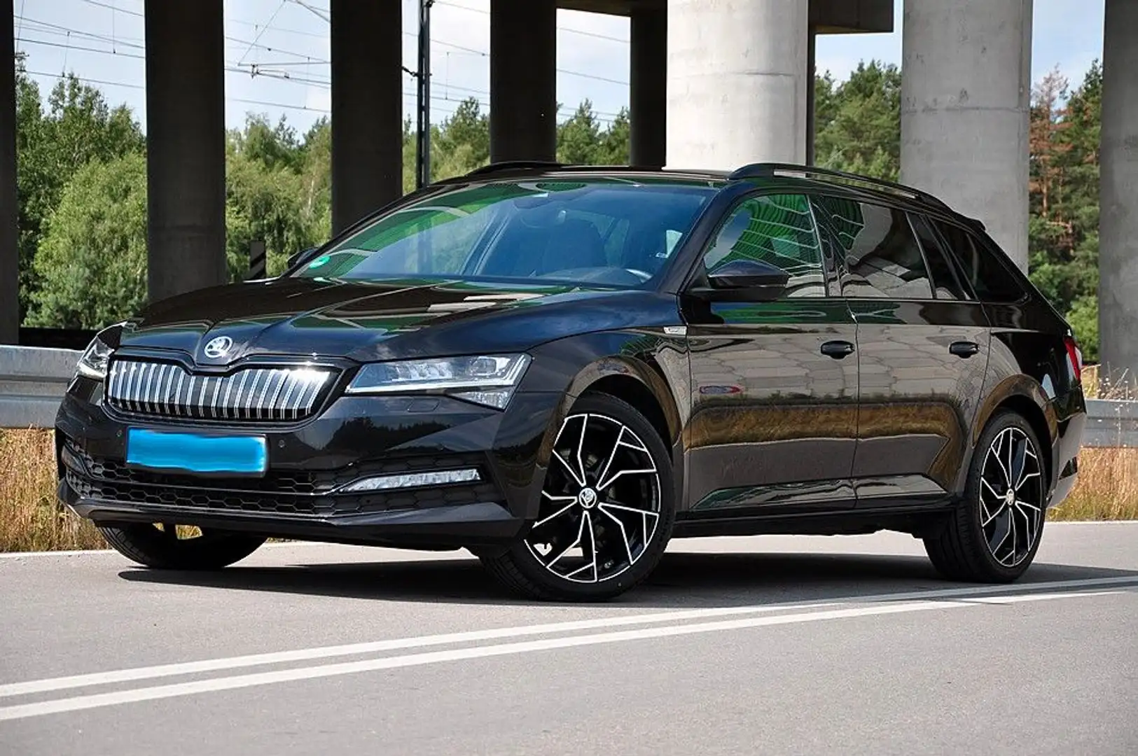 Skoda Superb Combi Sportline iV ACC RFK FPK Navi STH Negru - 1