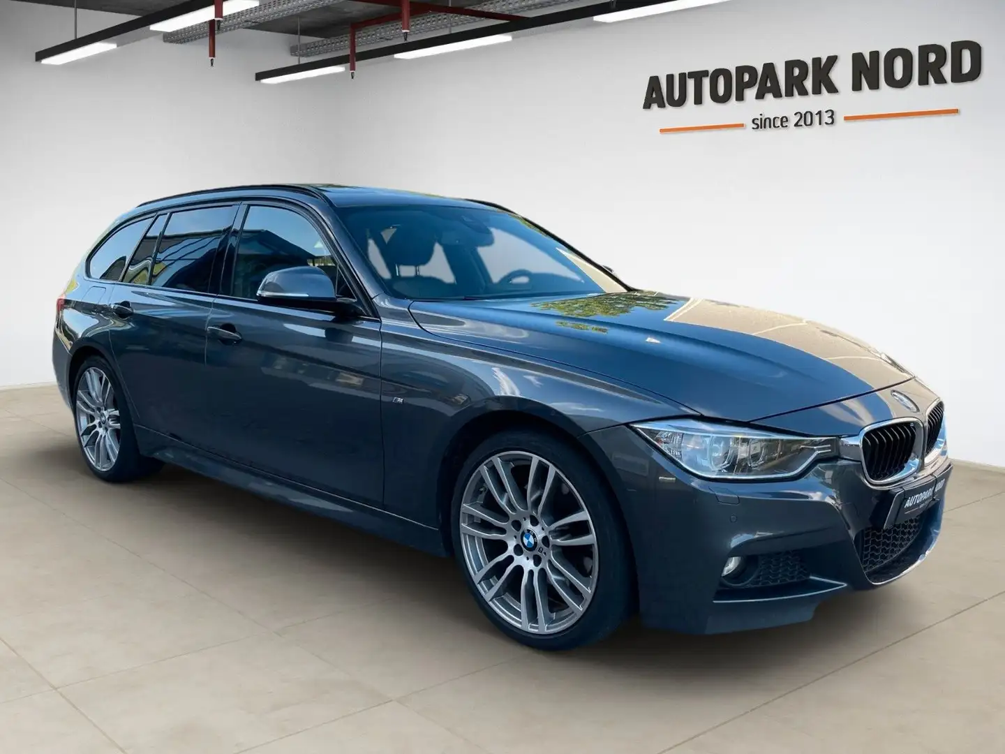 BMW 328 i xDrive Touring Aut. M-Sportpaket/AHK/LEDER Grigio - 2