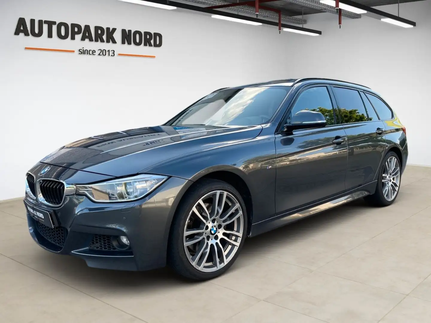 BMW 328 i xDrive Touring Aut. M-Sportpaket/AHK/LEDER Grigio - 1