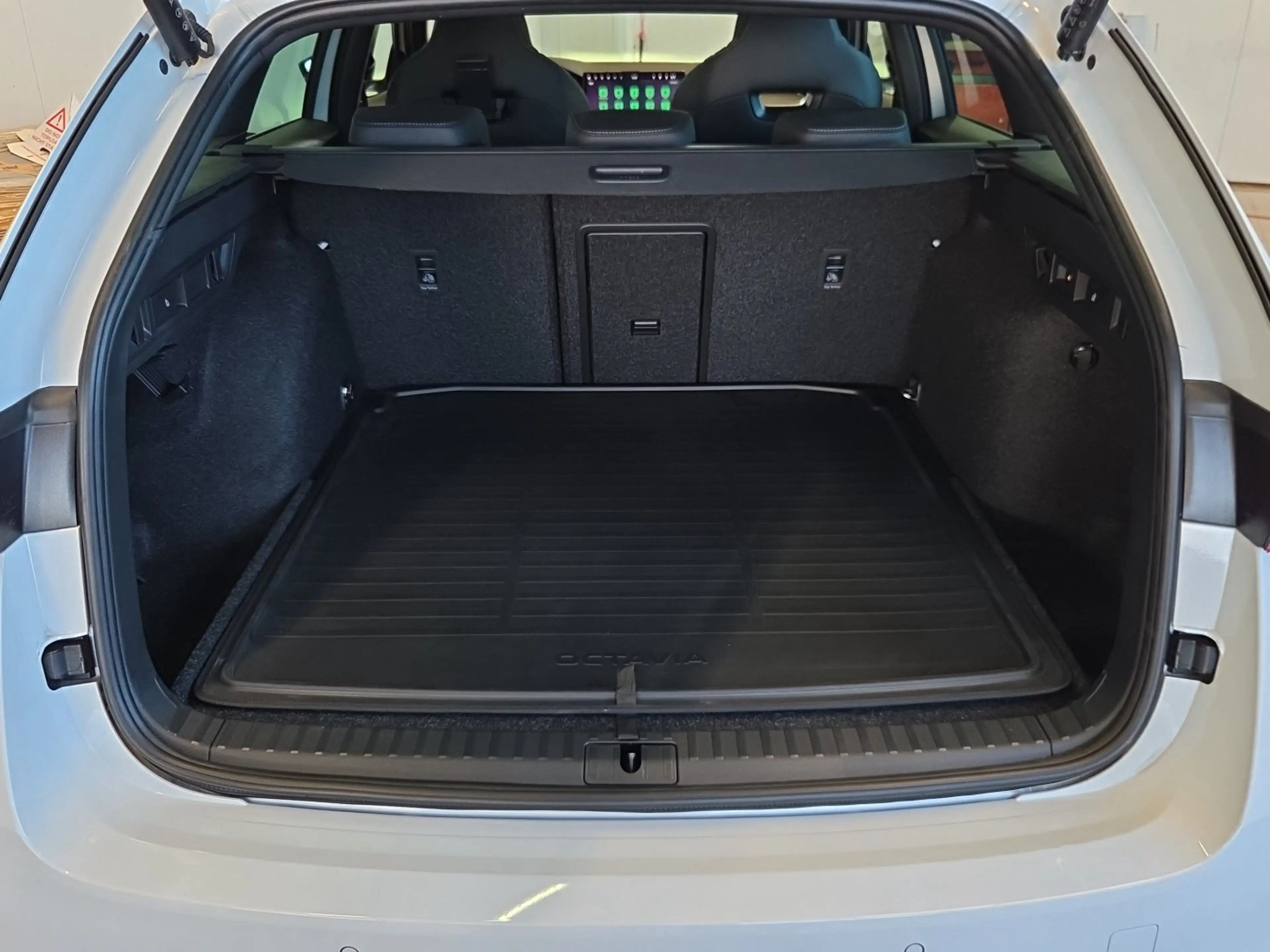 Skoda Octavia Sportline TSI mHEV DSG — photo 14