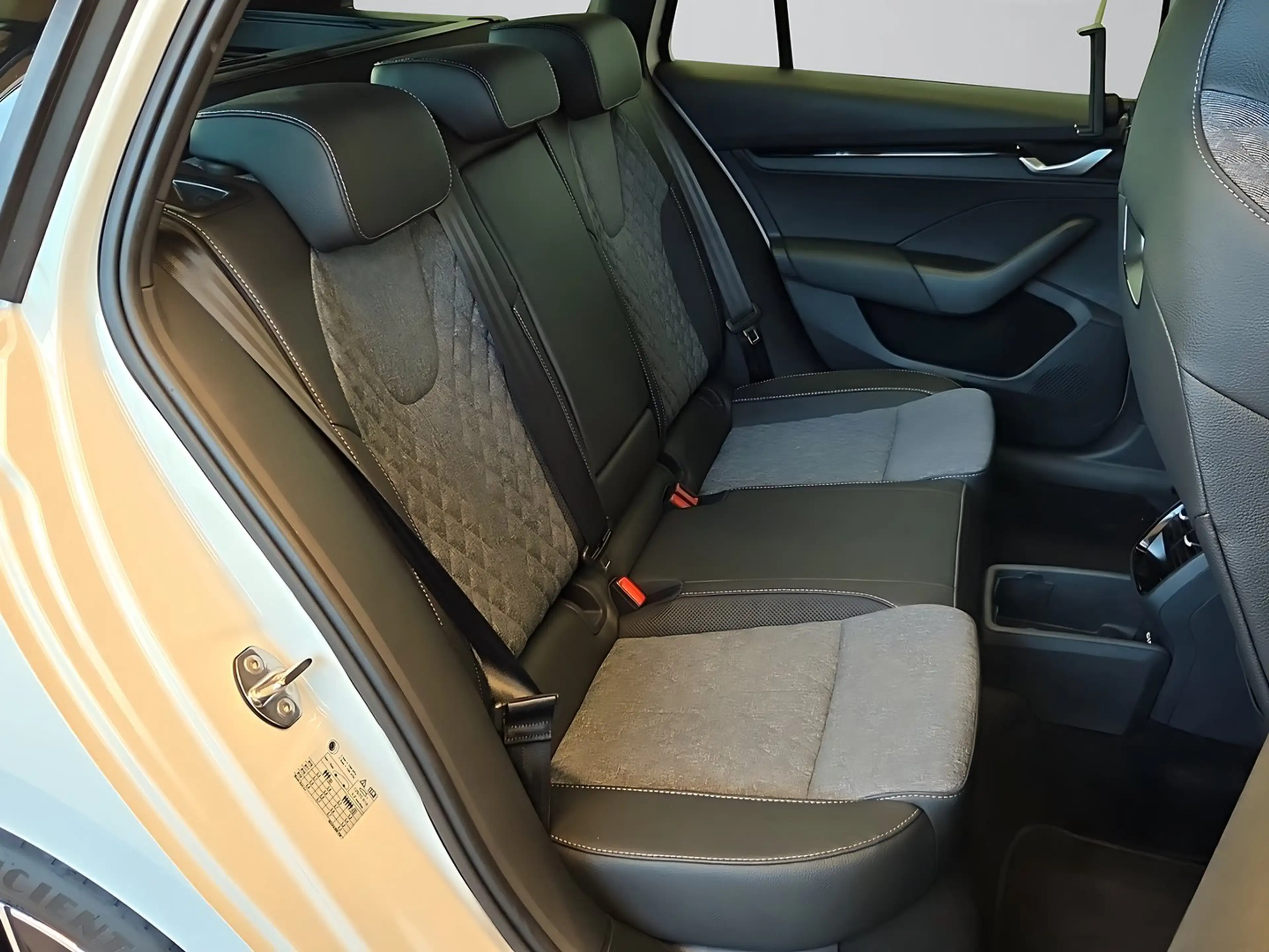 Skoda Octavia Sportline TSI mHEV DSG — photo 12