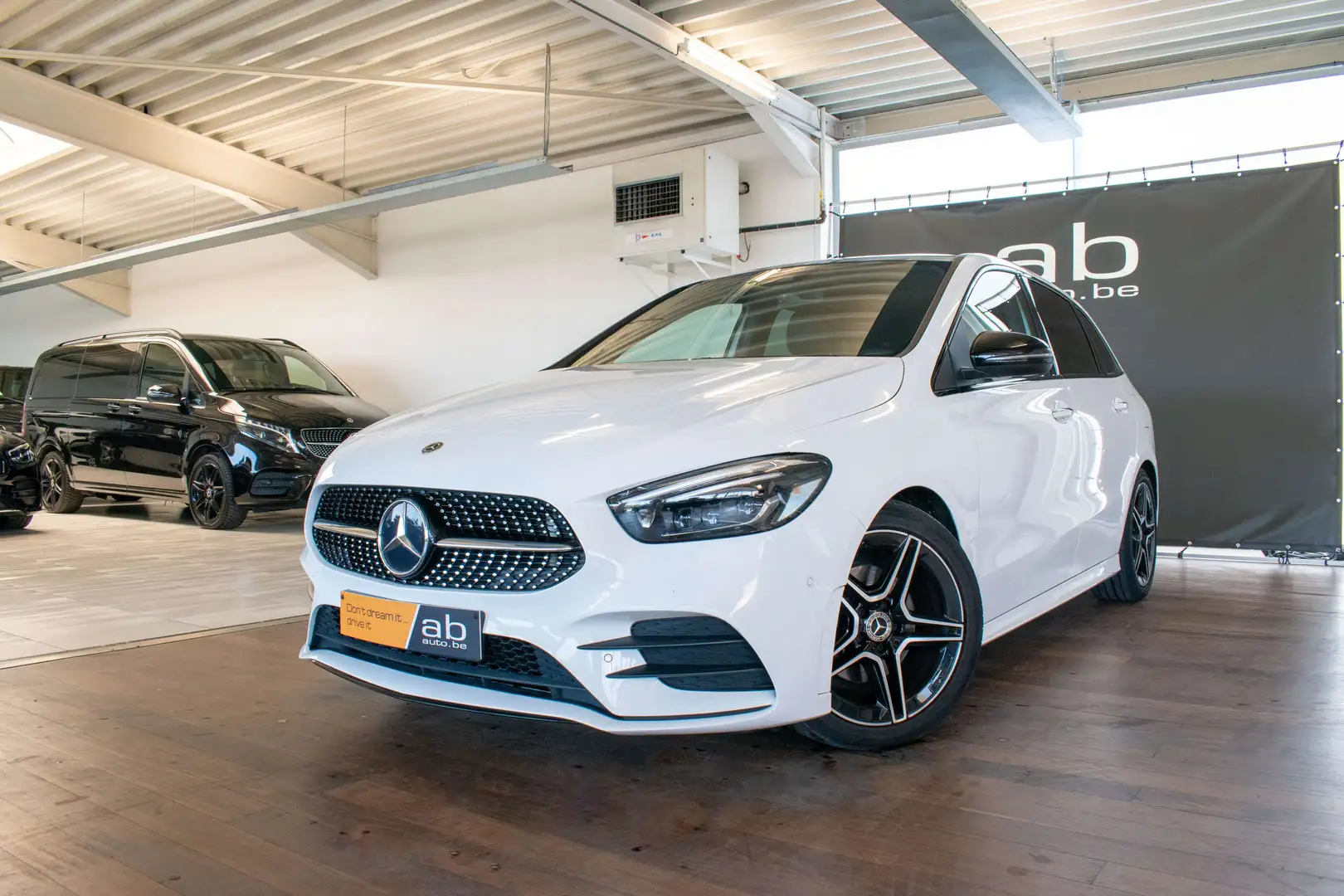 Mercedes-Benz B 180 AMG-LINE APPLE/ANDROID,DAB,DRIVER ASSIST,PARK-ASST Blanc - 1