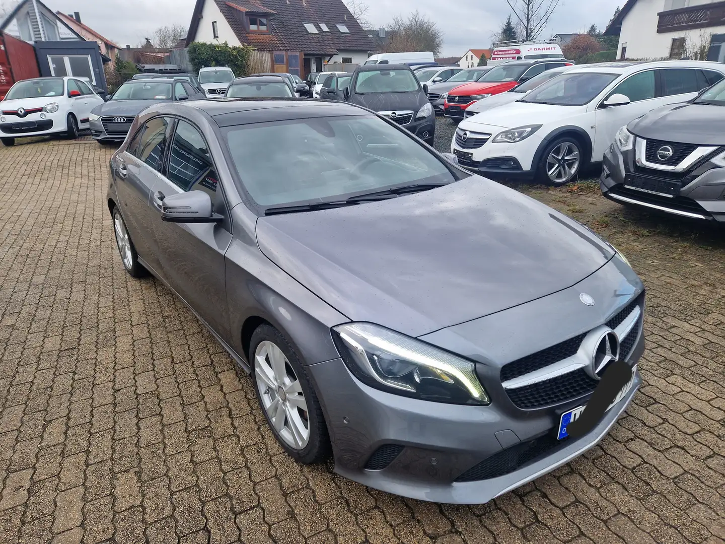 Mercedes-Benz A 180 A 180 CDI Urban Panorama LED Anhänger Grau - 2