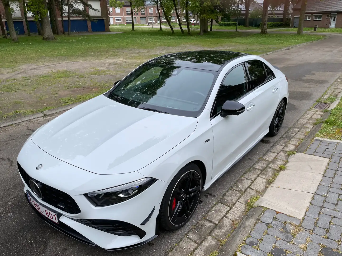 Mercedes-Benz A 35 AMG AMG A 35 4Matic AMG premium + Bílá - 2