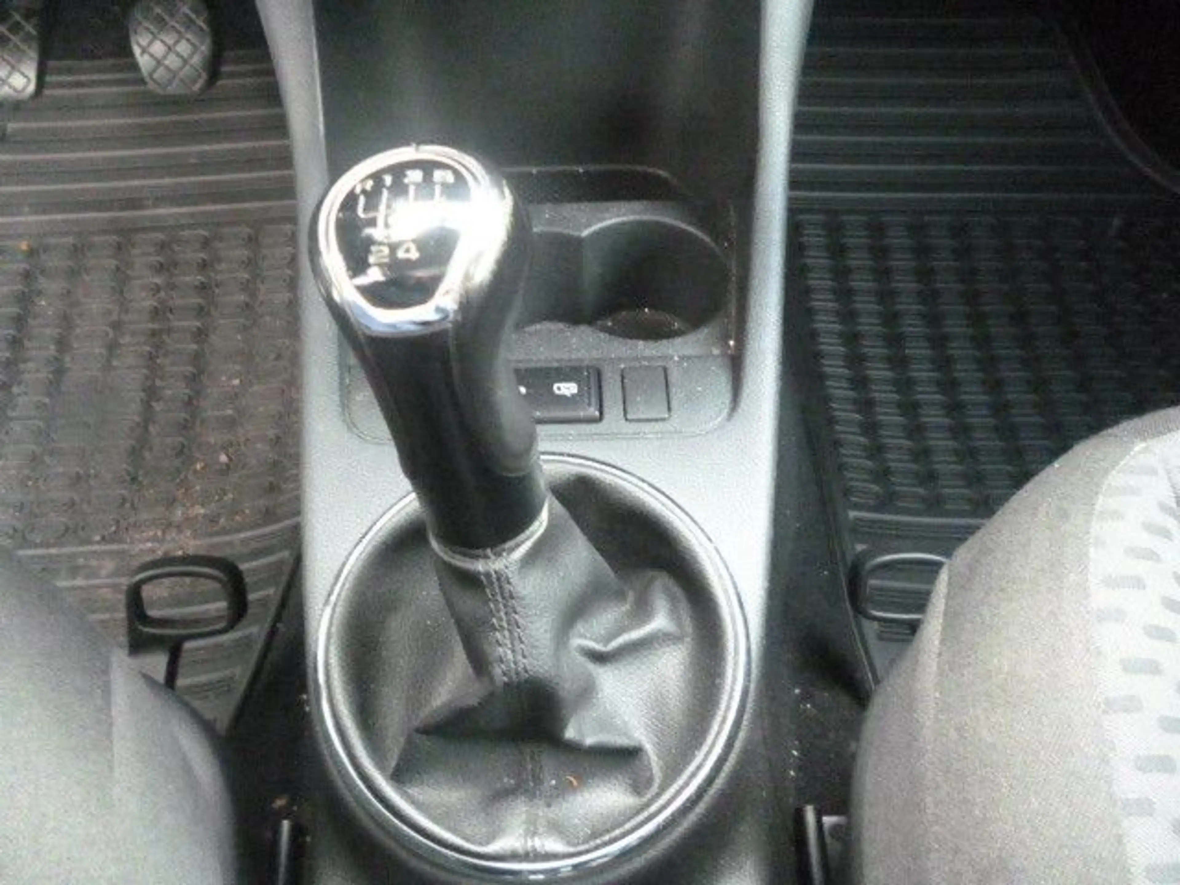 Skoda Roomster 1.2 Comfort Plus — photo 8