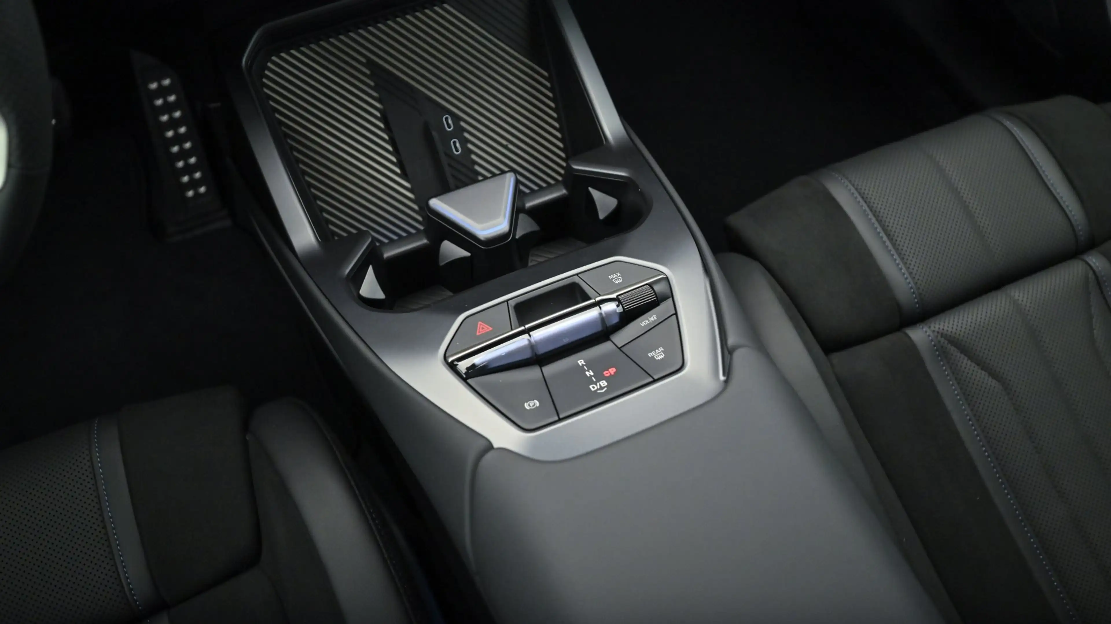 BMW iX3 50 xDrive 108,7kWh M-Sportpaket Pro — photo 12