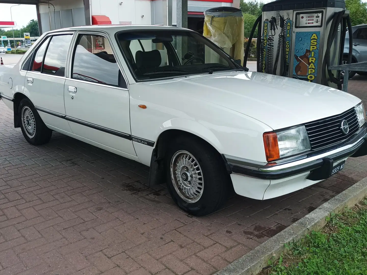Opel Rekord 2.0E iniezione Alb - 1