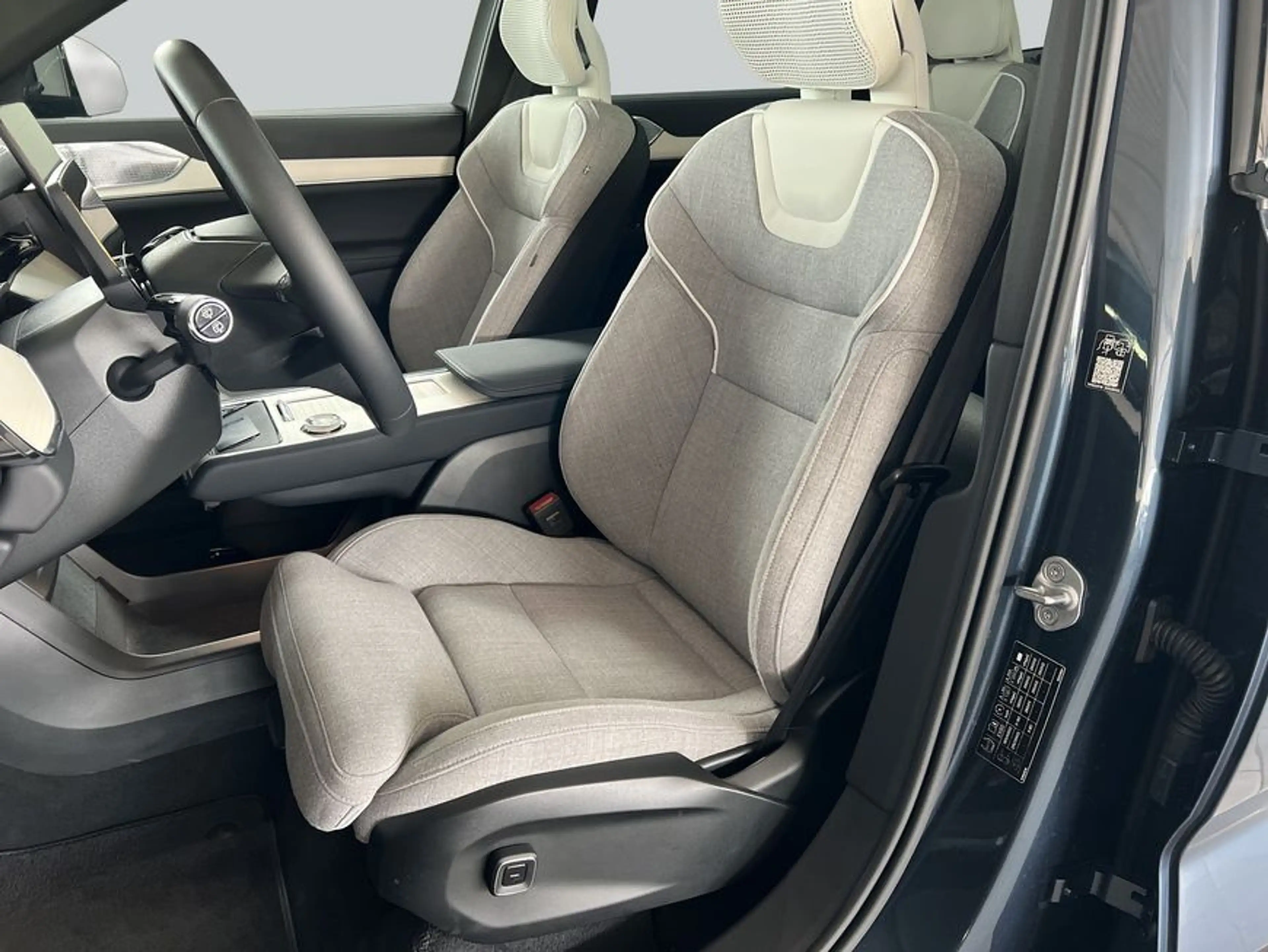 Volvo EX90 Twin-Motor AWD Ultra 6-Sitzer Luftf B&W 22'' — photo 11