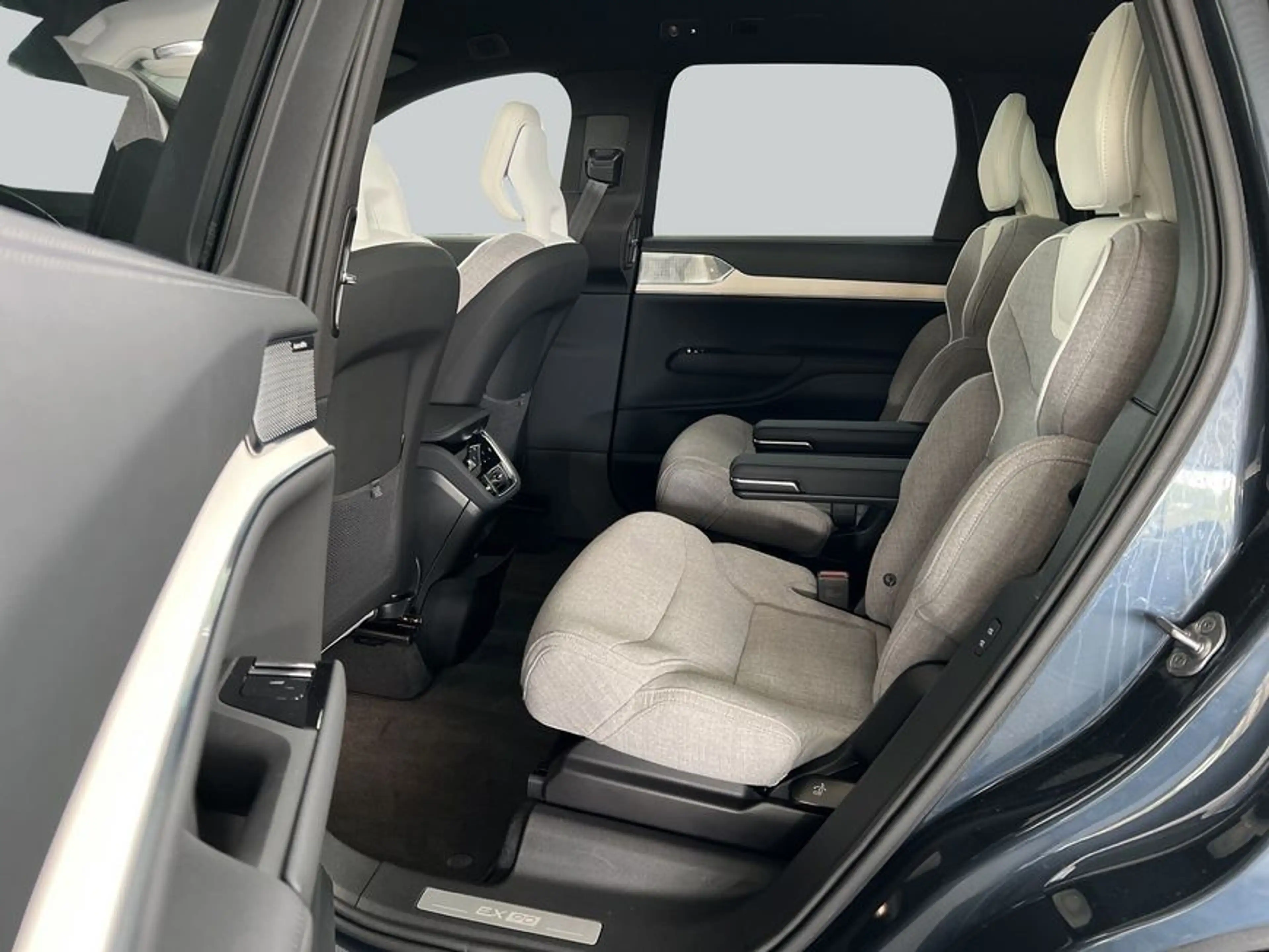 Volvo EX90 Twin-Motor AWD Ultra 6-Sitzer Luftf B&W 22'' — photo 12