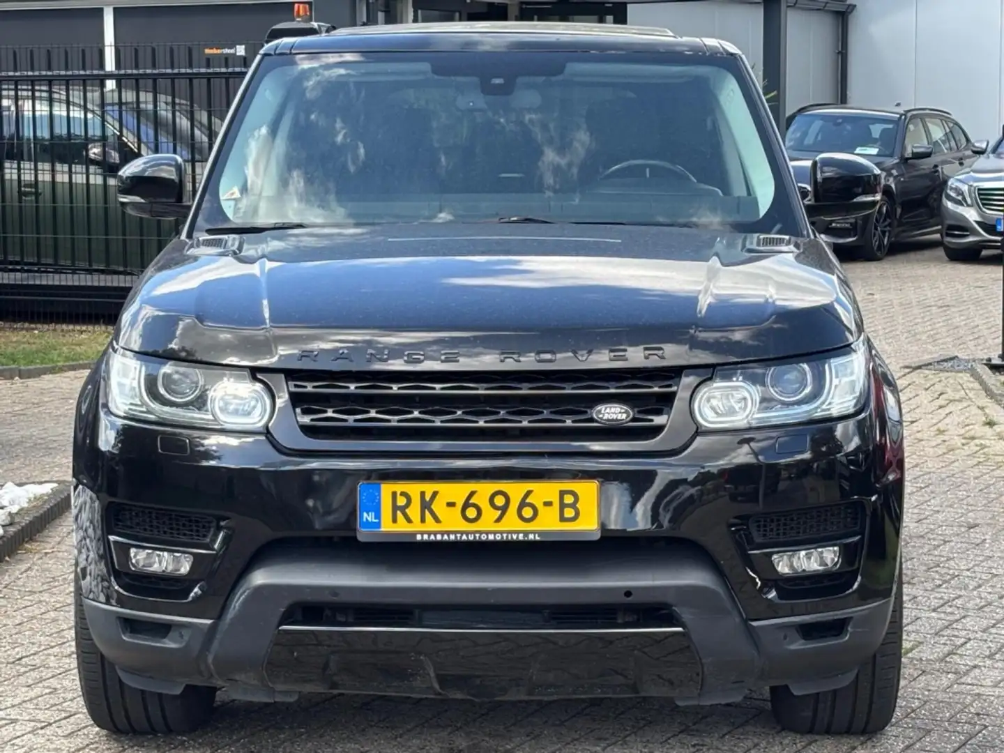 Land Rover Range Rover Sport 3.0 SDV6 HSE Zwart 293PK 2014 Zwart - 2