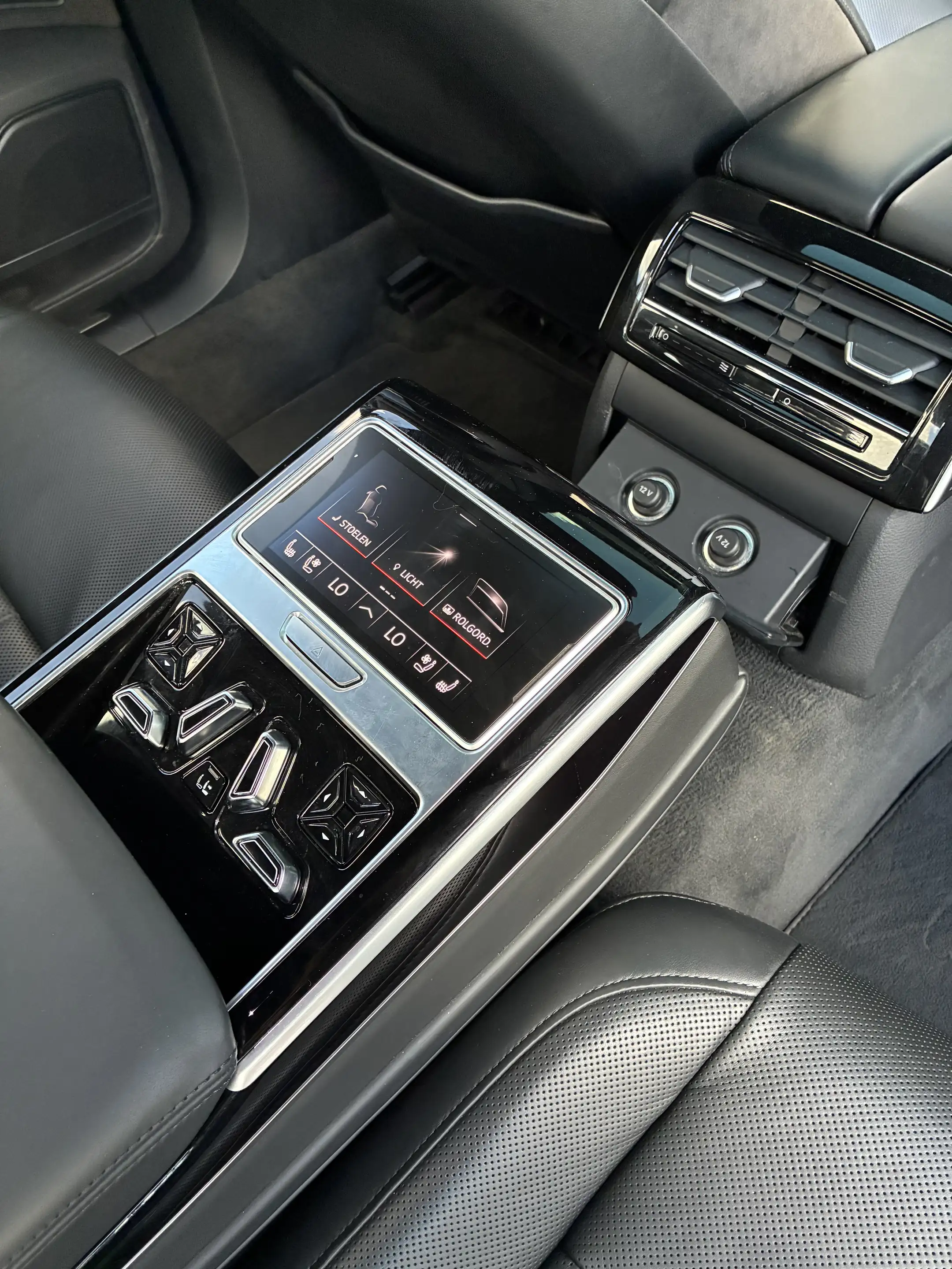 Audi A8 60 TFSI e q PL+ — photo 15