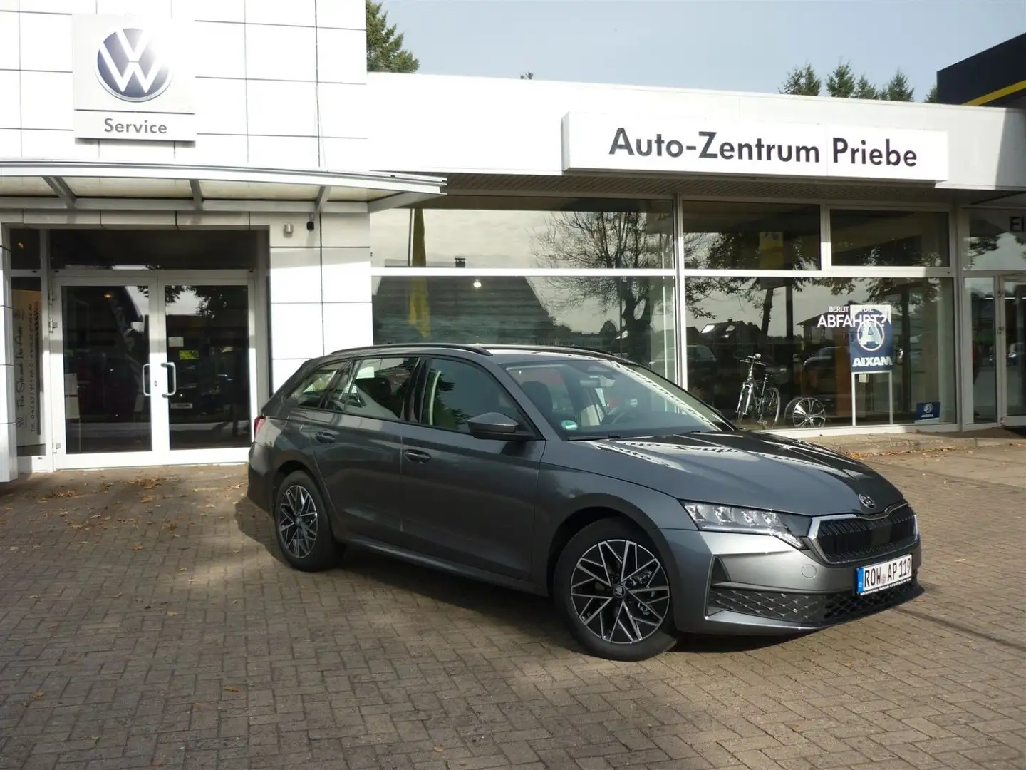 Skoda Octavia Combi 1.5 TSI Essence+AHK+GRA+SmartLink Gris - 1