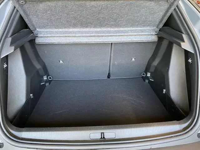 Peugeot 2008 view 9