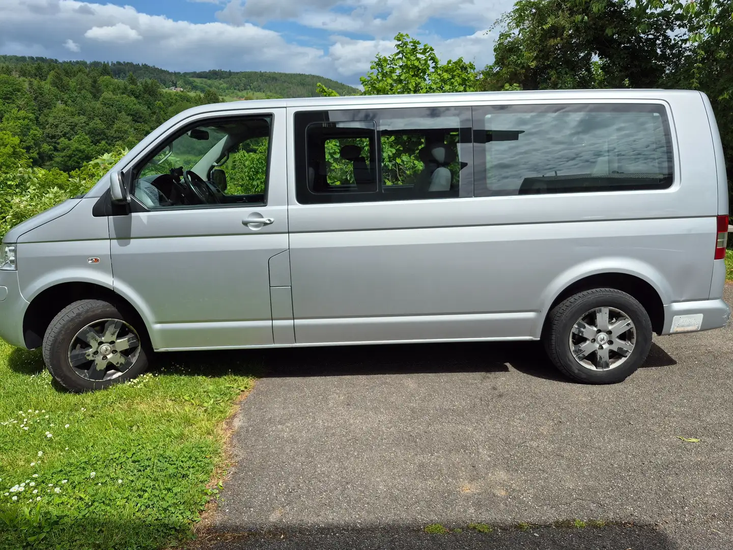 Volkswagen T5 Caravelle Plateado - 2