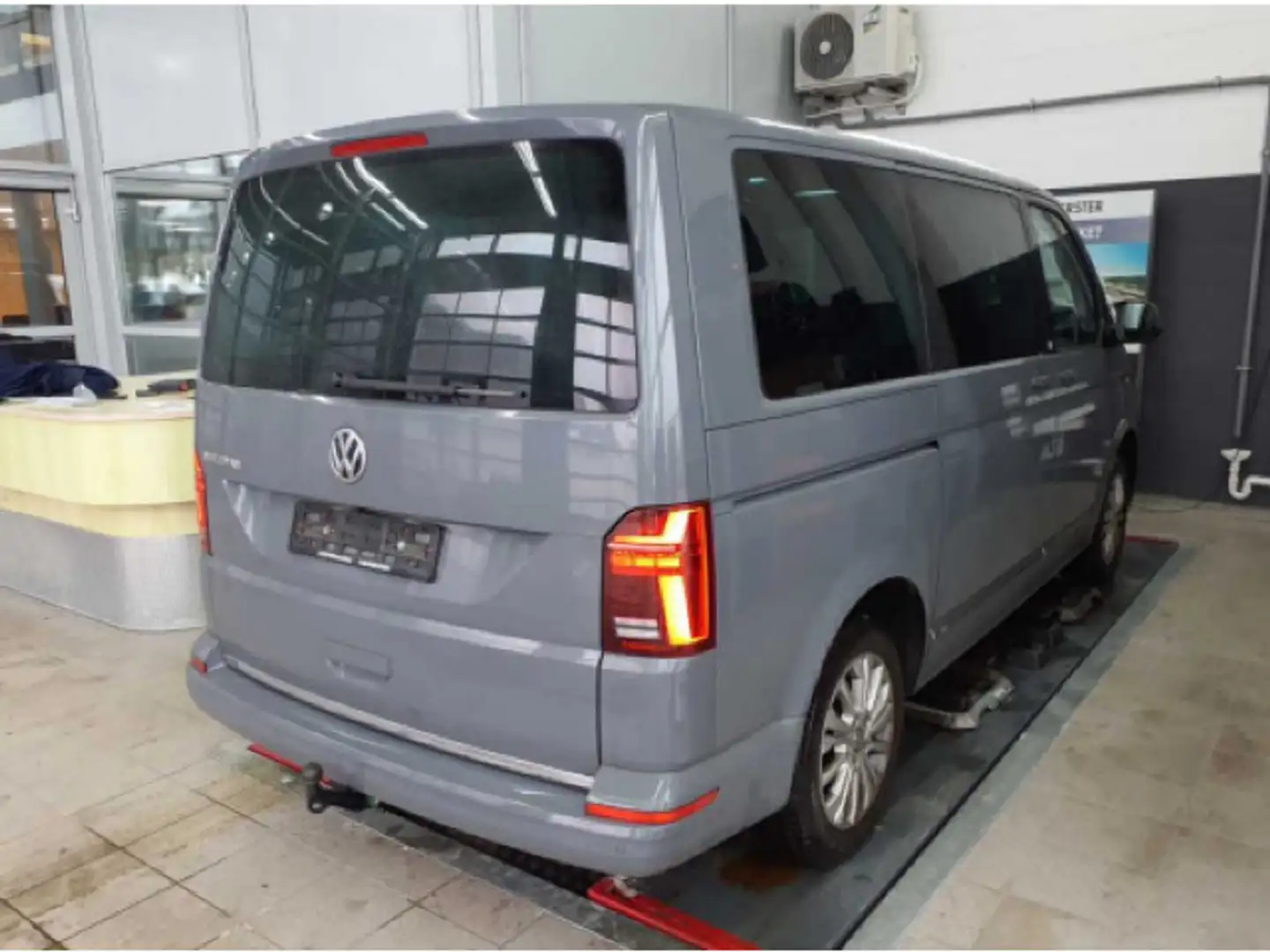 Volkswagen T6.1 Multivan nza 2.0 TDI Generation SIX AHK Kam Grau - 2