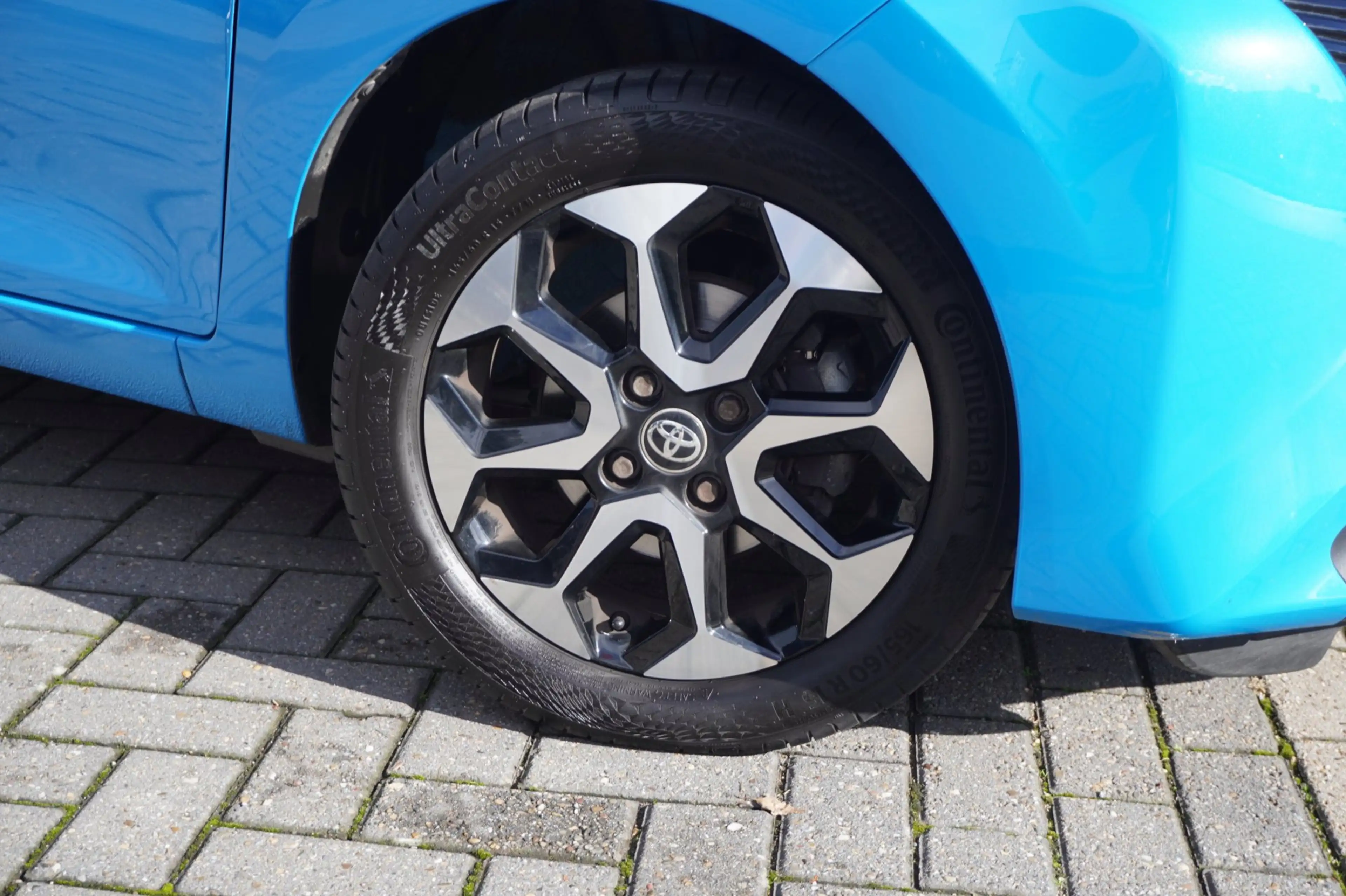 Toyota Aygo 1.0 VVT-i x-joy / Carplay / Camera — photo 2