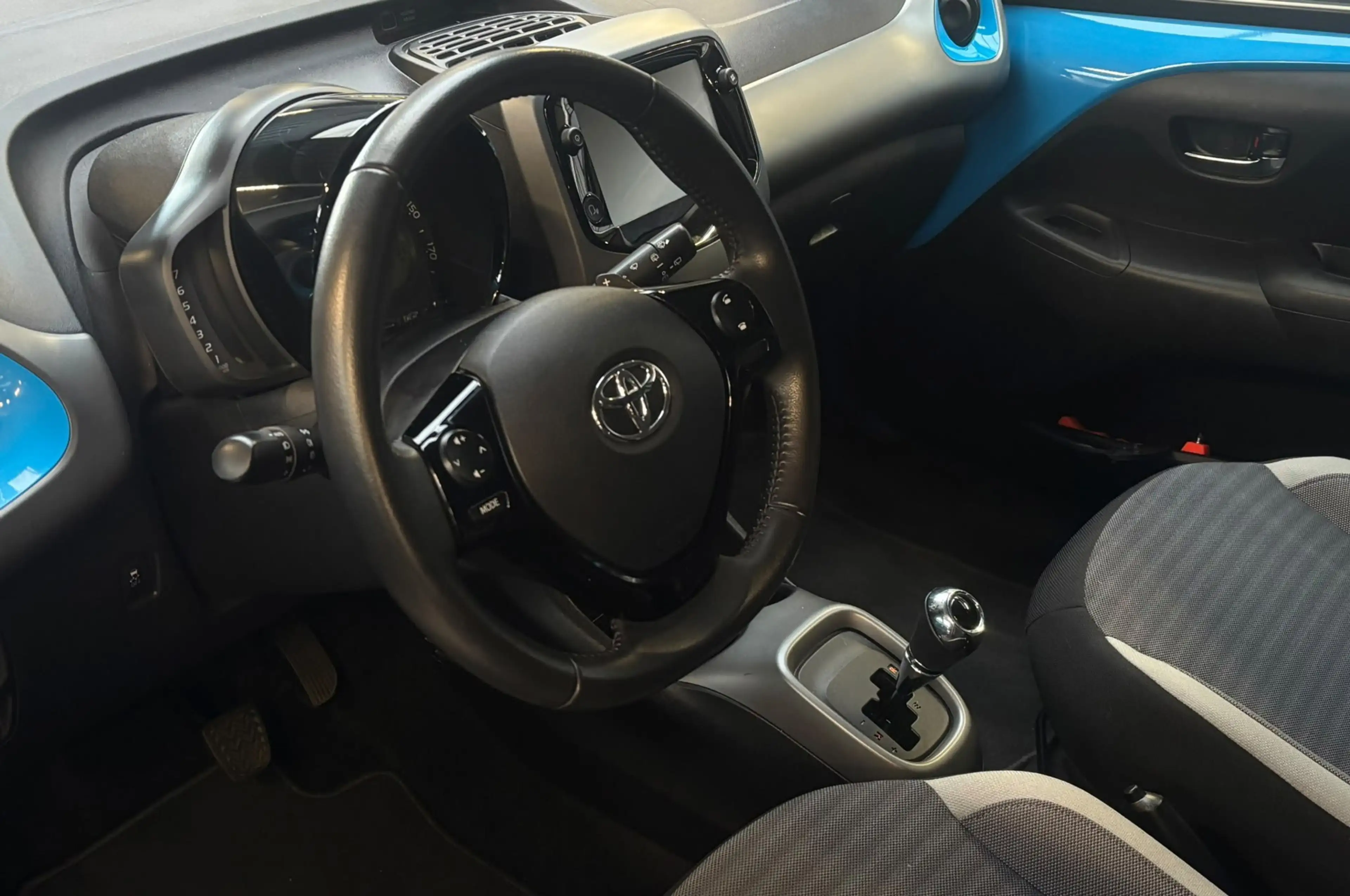 Toyota Aygo 1.0 VVT-i x-joy / Carplay / Camera — photo 11