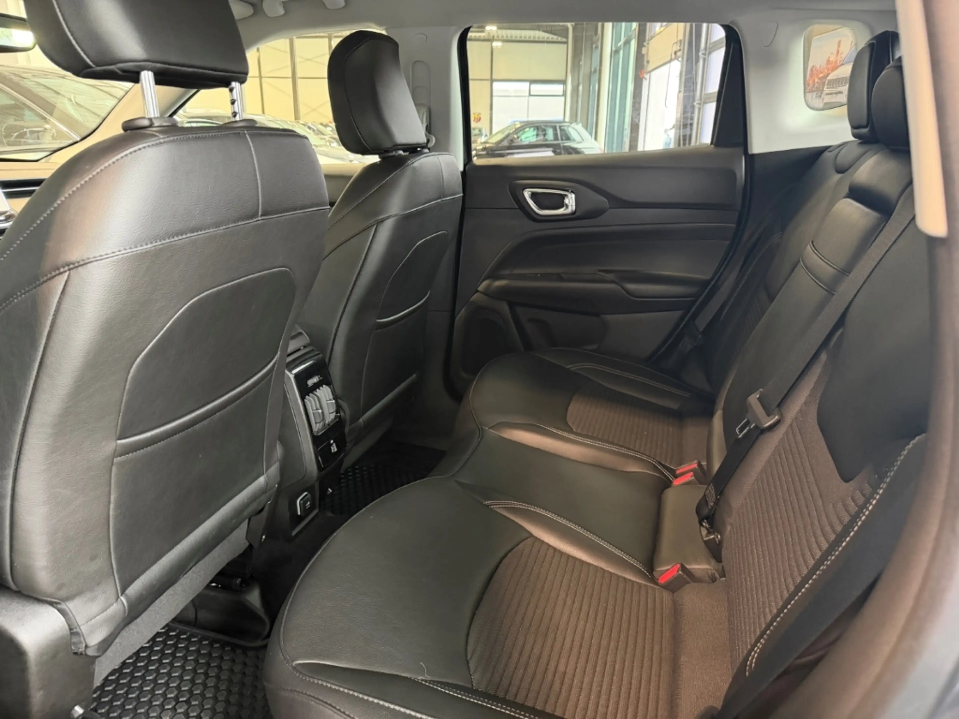 Jeep Compass Limited Mild-Hybrid FWD *Apple Car Play *Sitzheizu — photo 10
