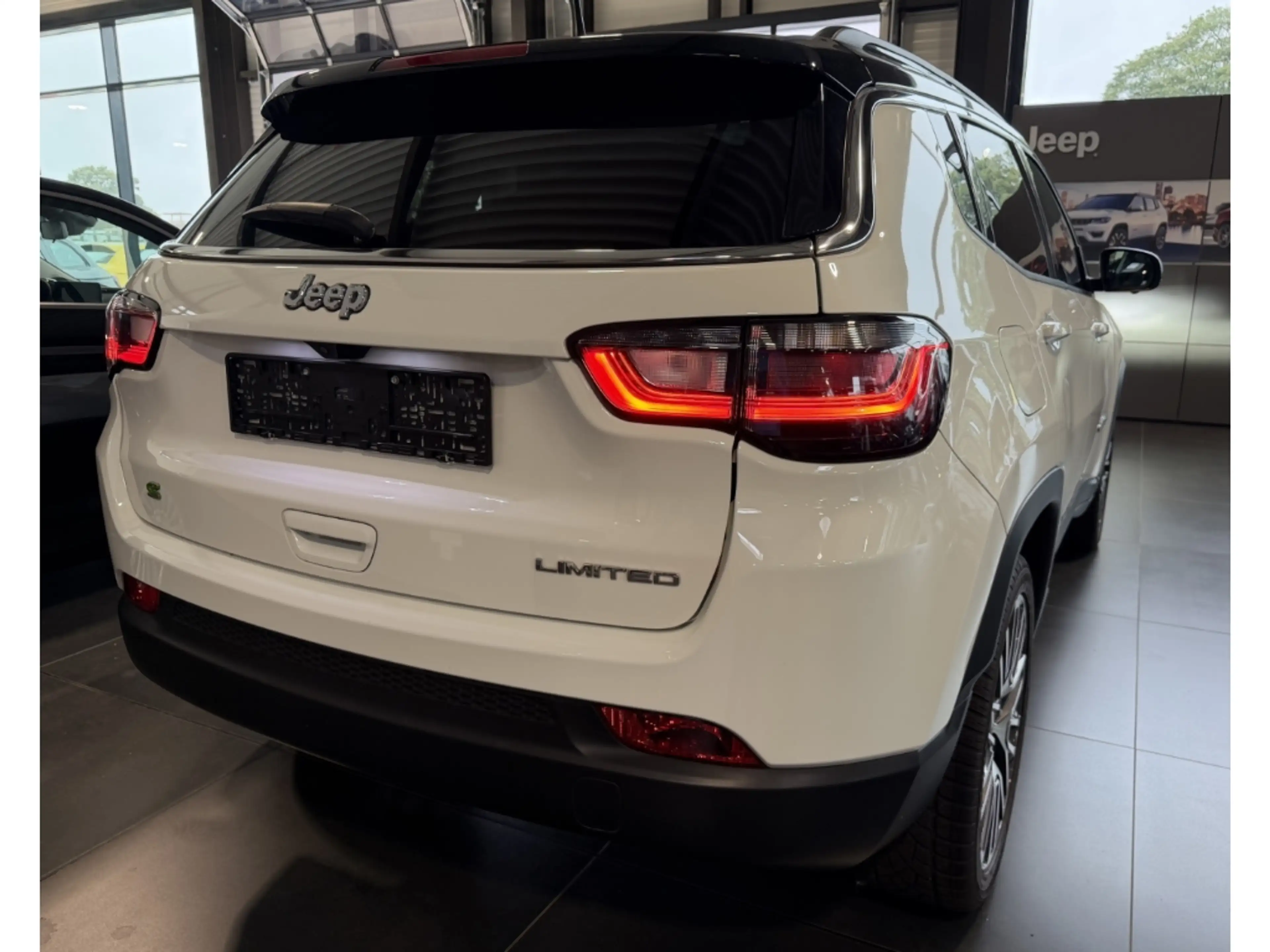 Jeep Compass Limited Mild-Hybrid FWD *Apple Car Play *Sitzheizu — photo 8
