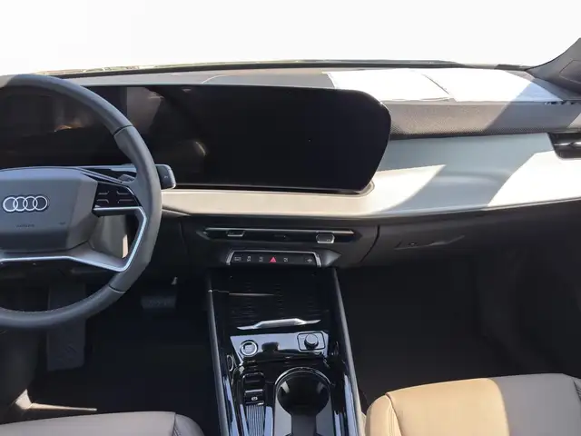Audi Q3 view 12