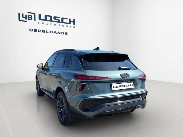 Audi Q3 view 5
