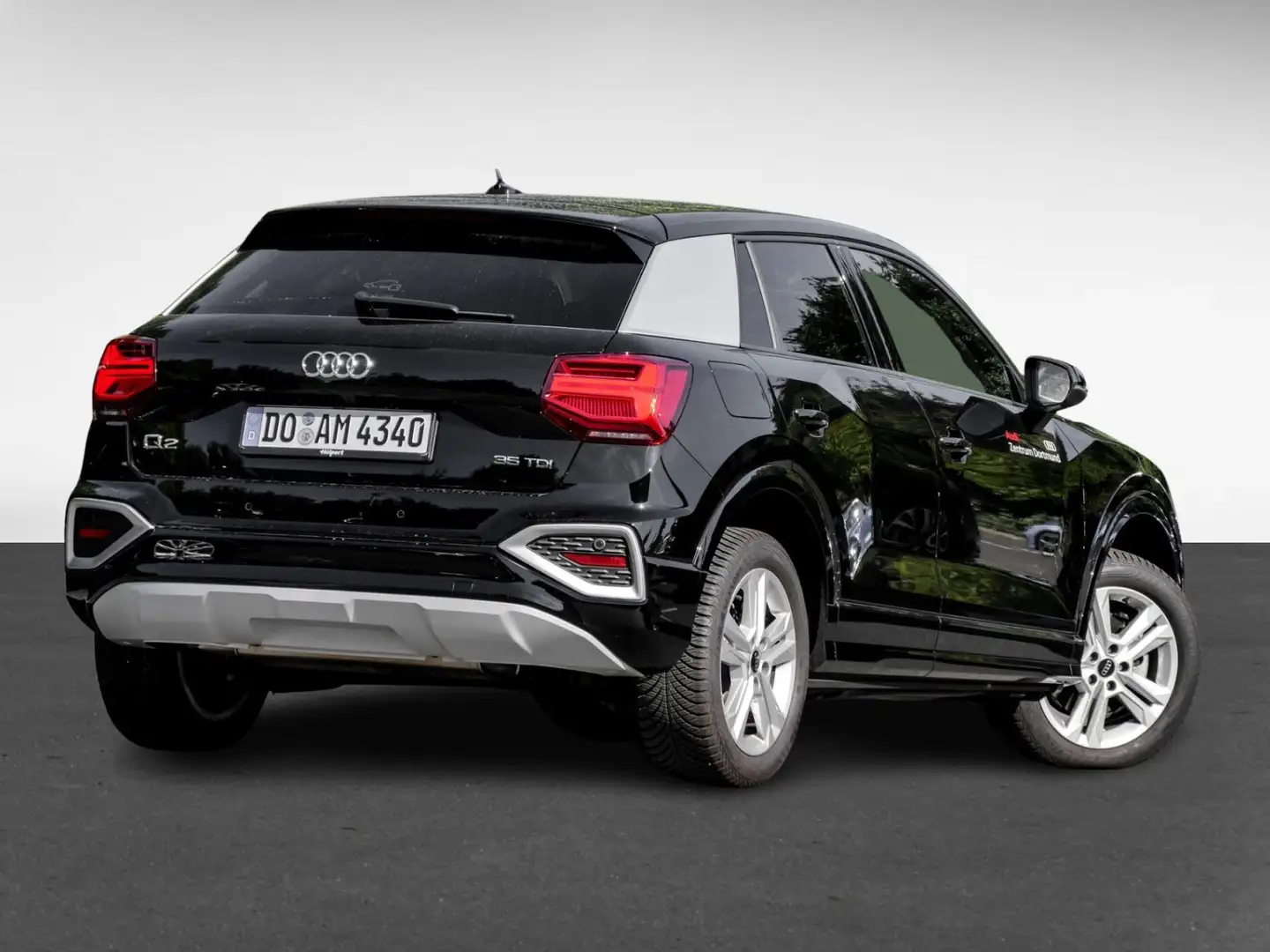 Audi Q2 35 advanced CAM ACC E-KLAPPE NAVI+ LM17 LED Schwarz - 2