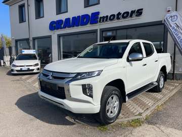 2.2 D 150cv Club Cab 4x4 INSTYLE PLUS