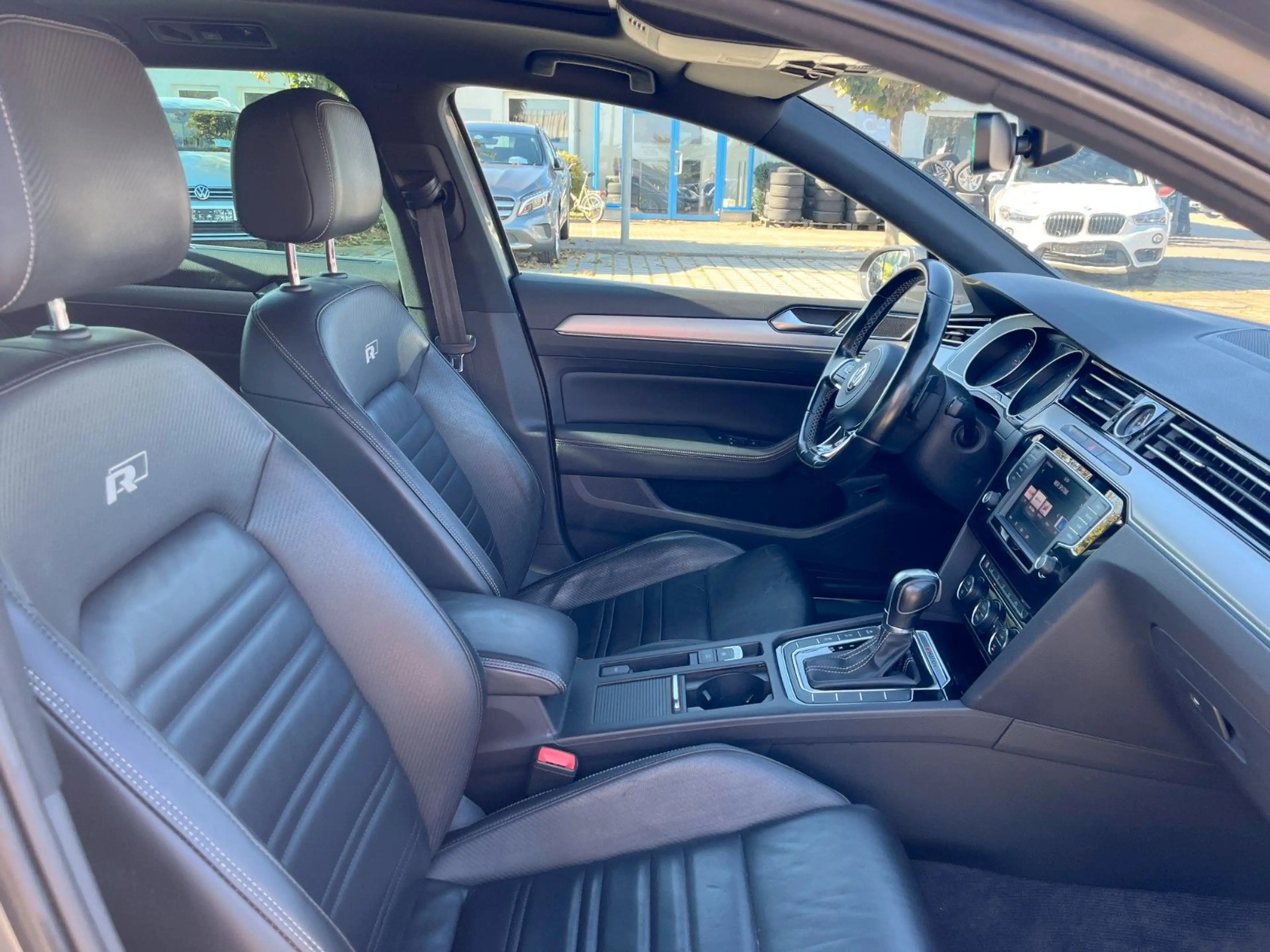 Volkswagen Passat Variant Passat 2.0 TDI Highline 4Motion R-Line — photo 10