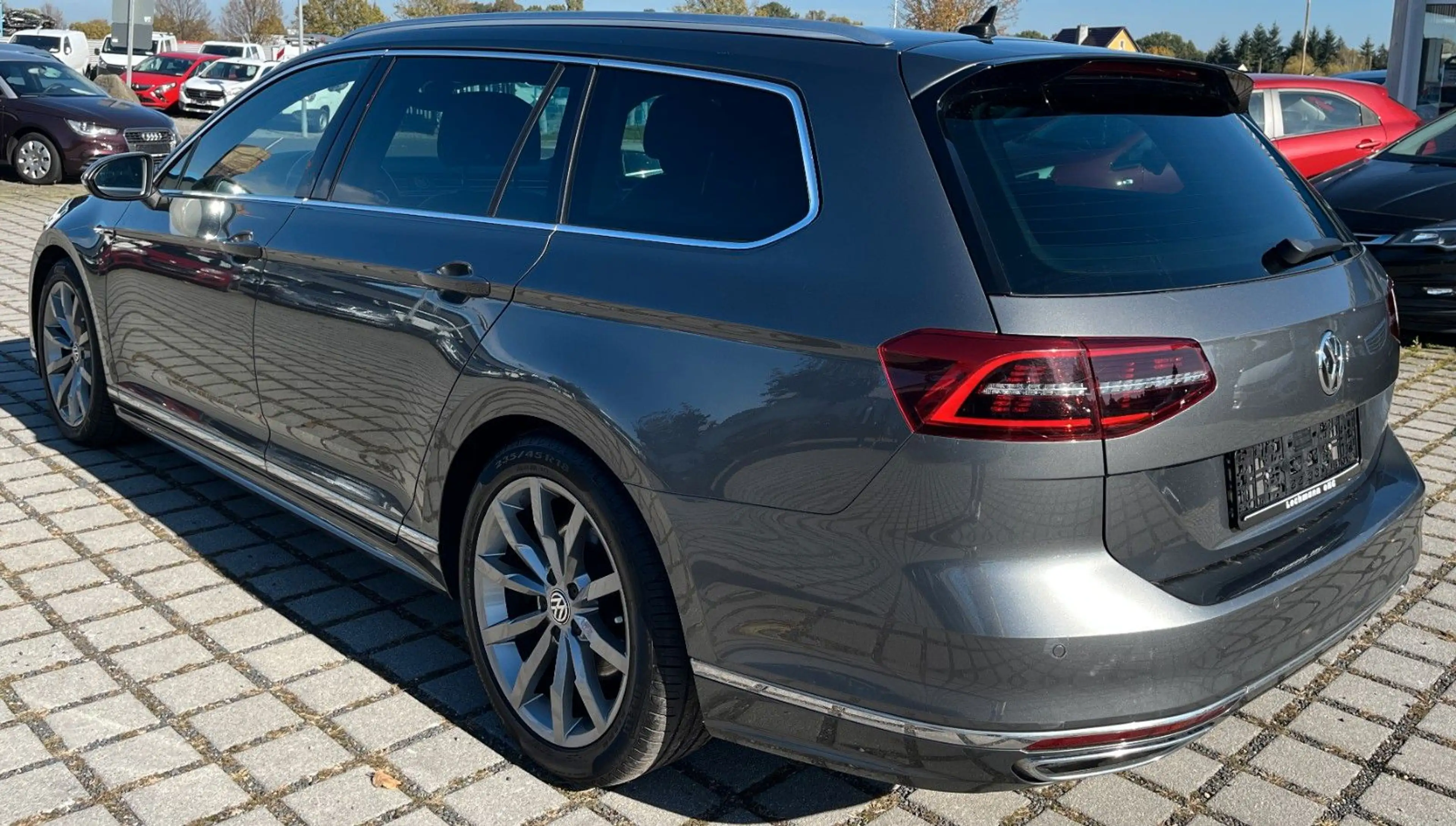 Volkswagen Passat Variant Passat 2.0 TDI Highline 4Motion R-Line — photo 5