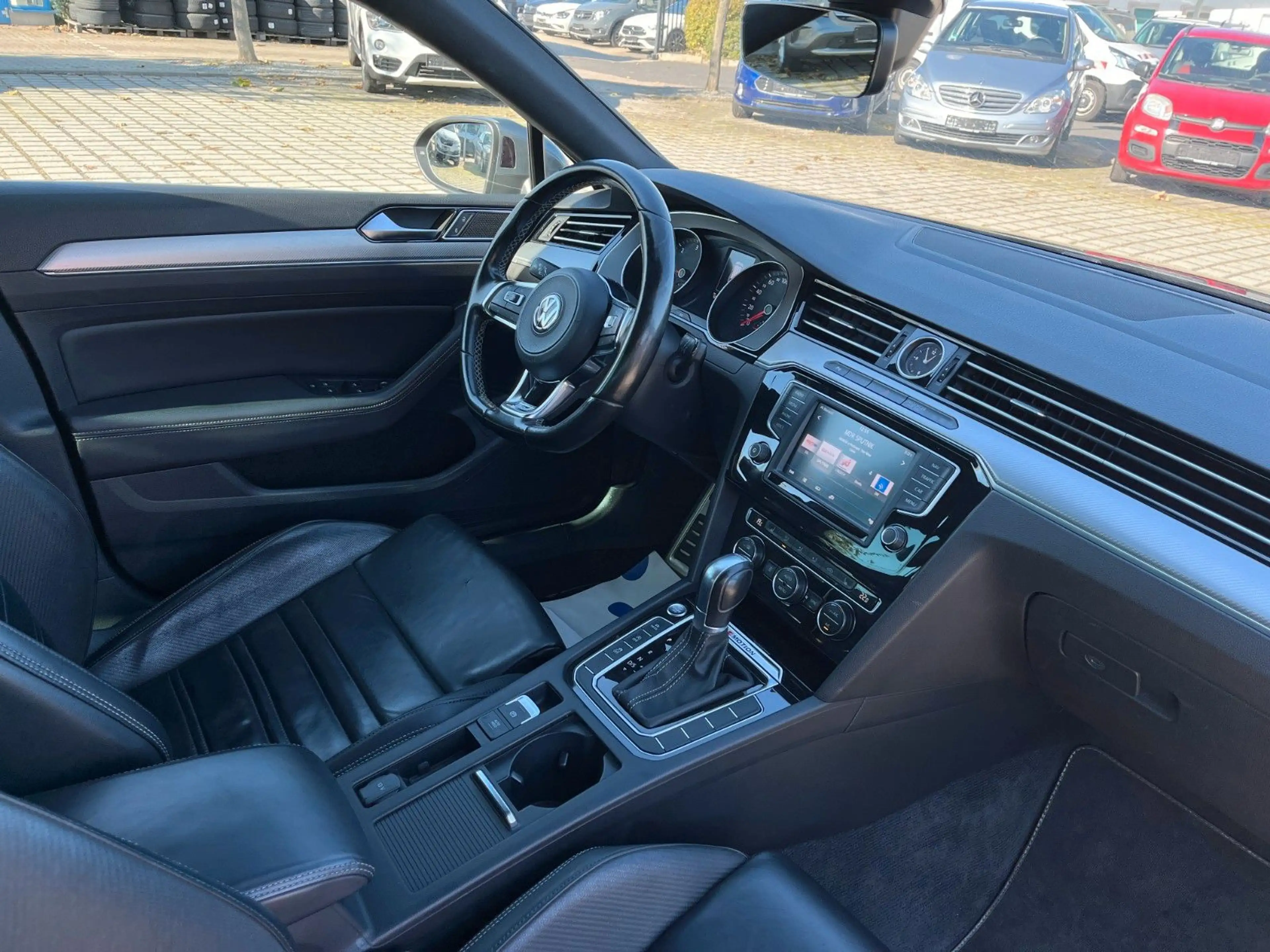 Volkswagen Passat Variant Passat 2.0 TDI Highline 4Motion R-Line — photo 9