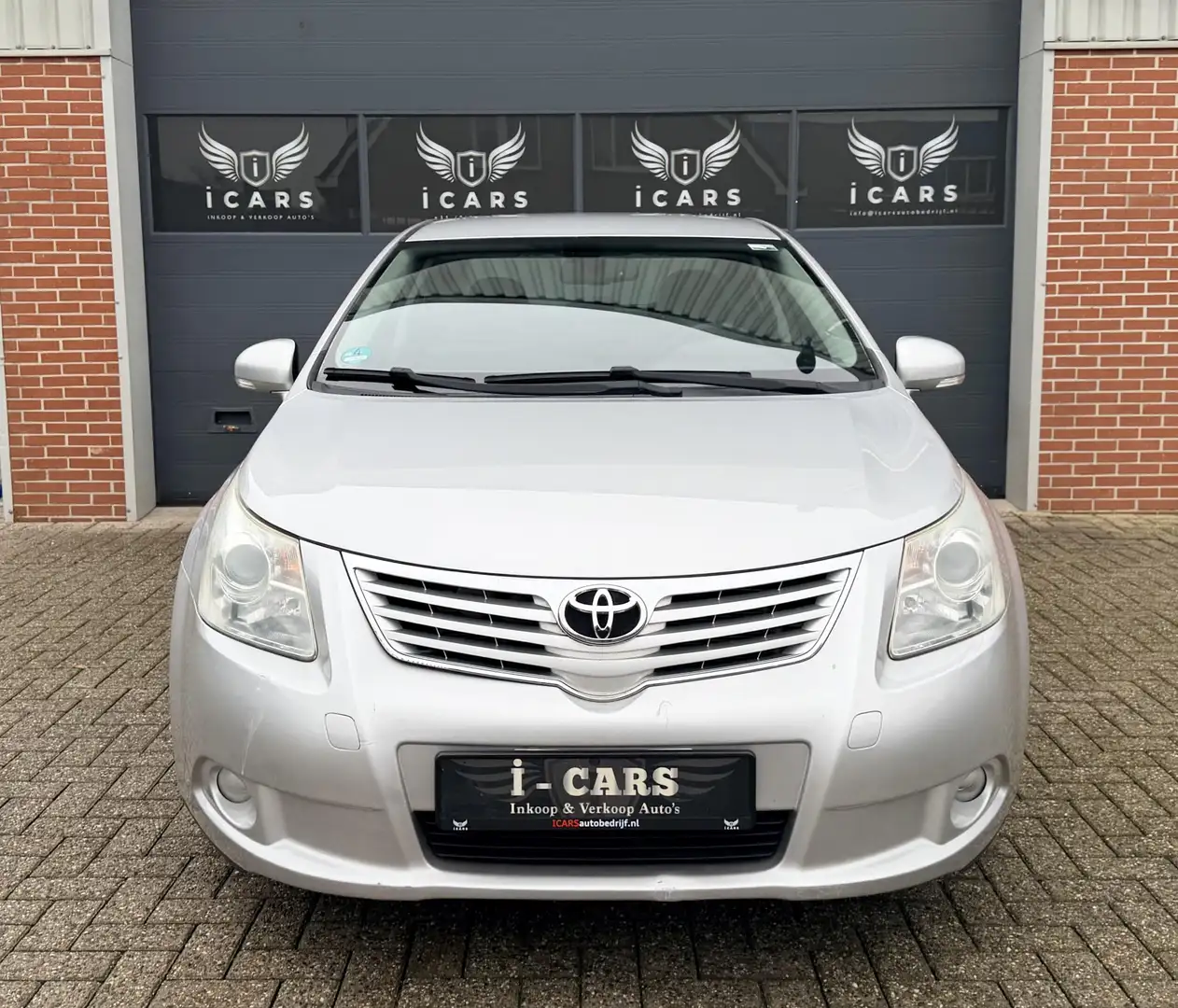 Toyota Avensis 1.8 VVTi Executive 1e eigenaar Dealer onderhouden Gris - 2