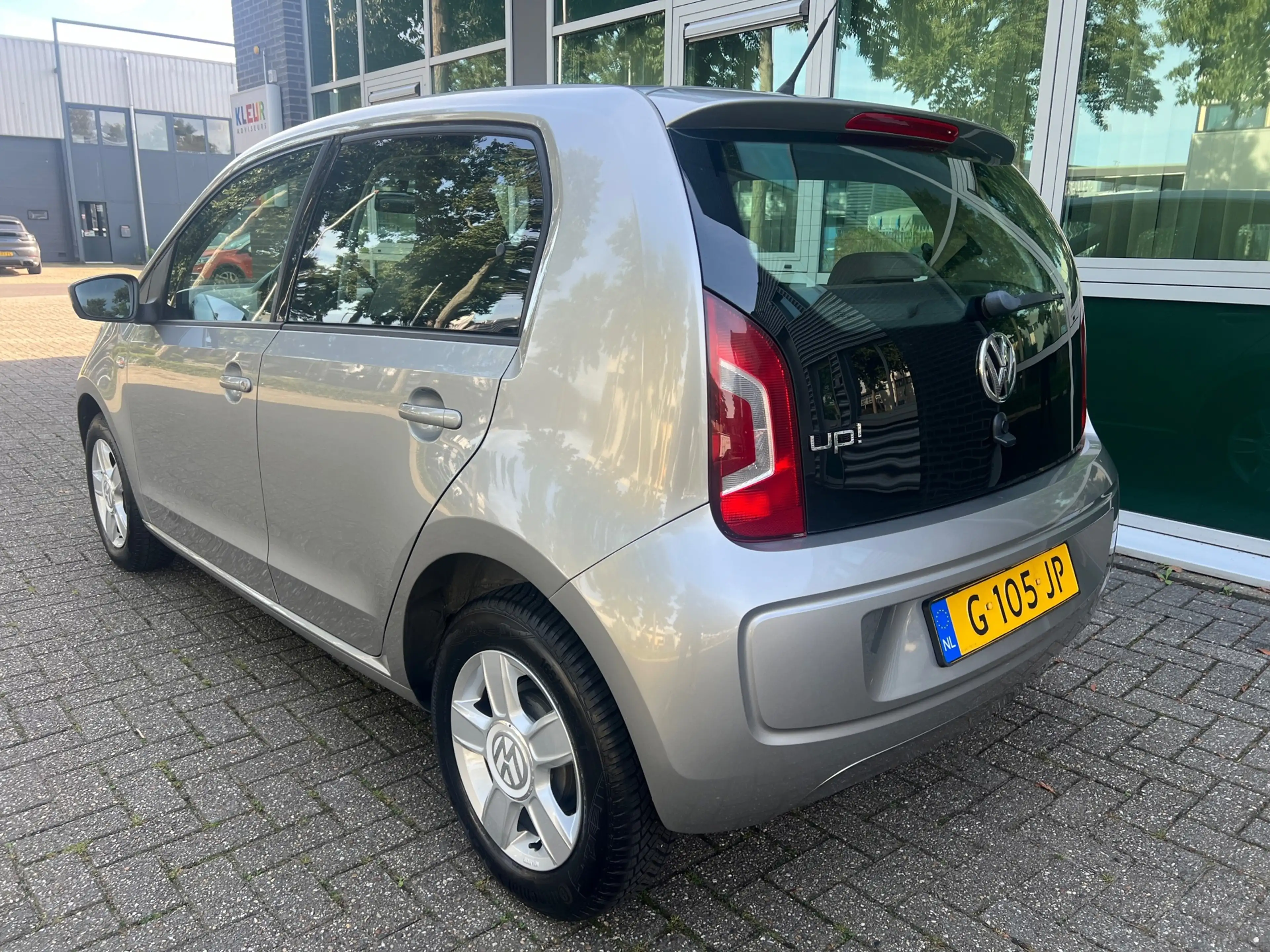 Volkswagen up! 1.0 - AUTOMAAT - NAVIGATIE - 44.000 KM ! — photo 4