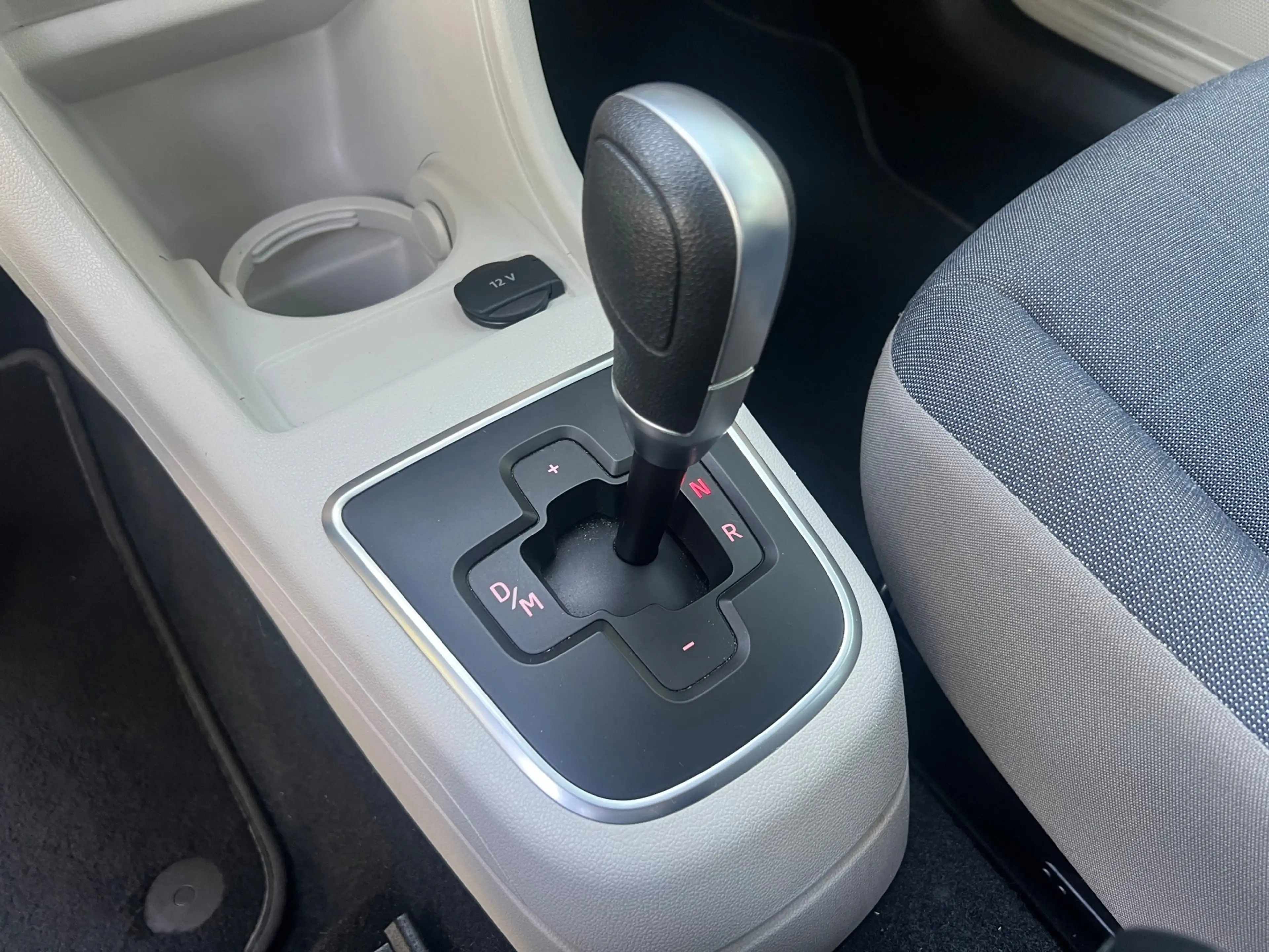 Volkswagen up! 1.0 - AUTOMAAT - NAVIGATIE - 44.000 KM ! — photo 10